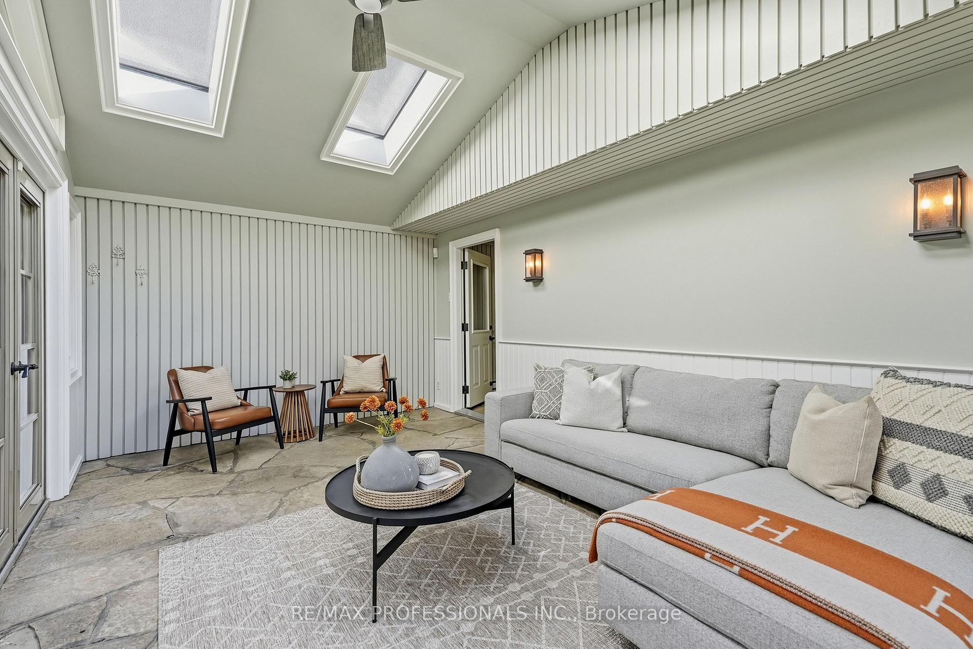 Photo 30 of 61 Abilene Drive, Etobicoke, Princess-Rosethorn — HOMEH