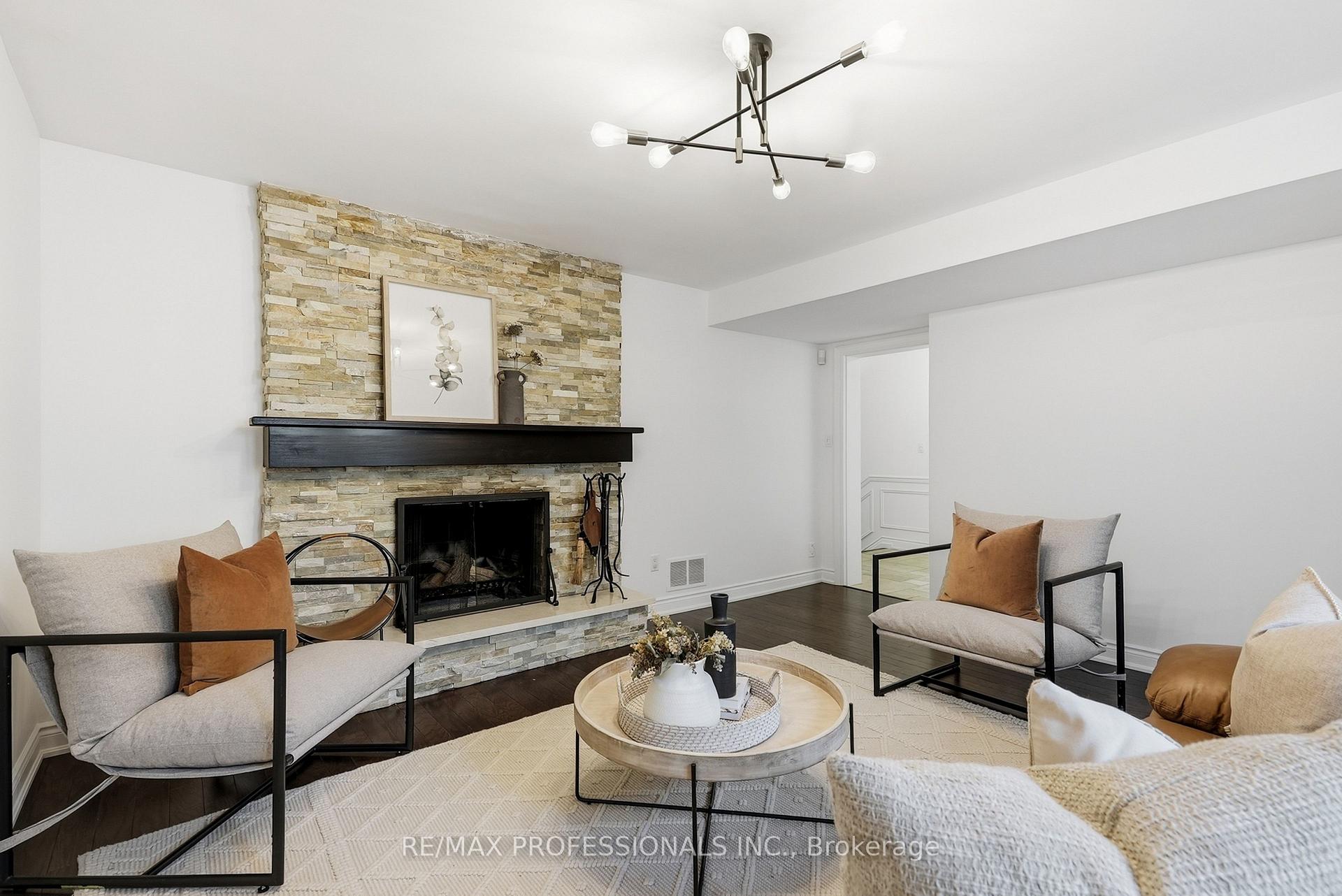 Photo 46 of 61 Abilene Drive, Etobicoke, Princess-Rosethorn — HOMEH