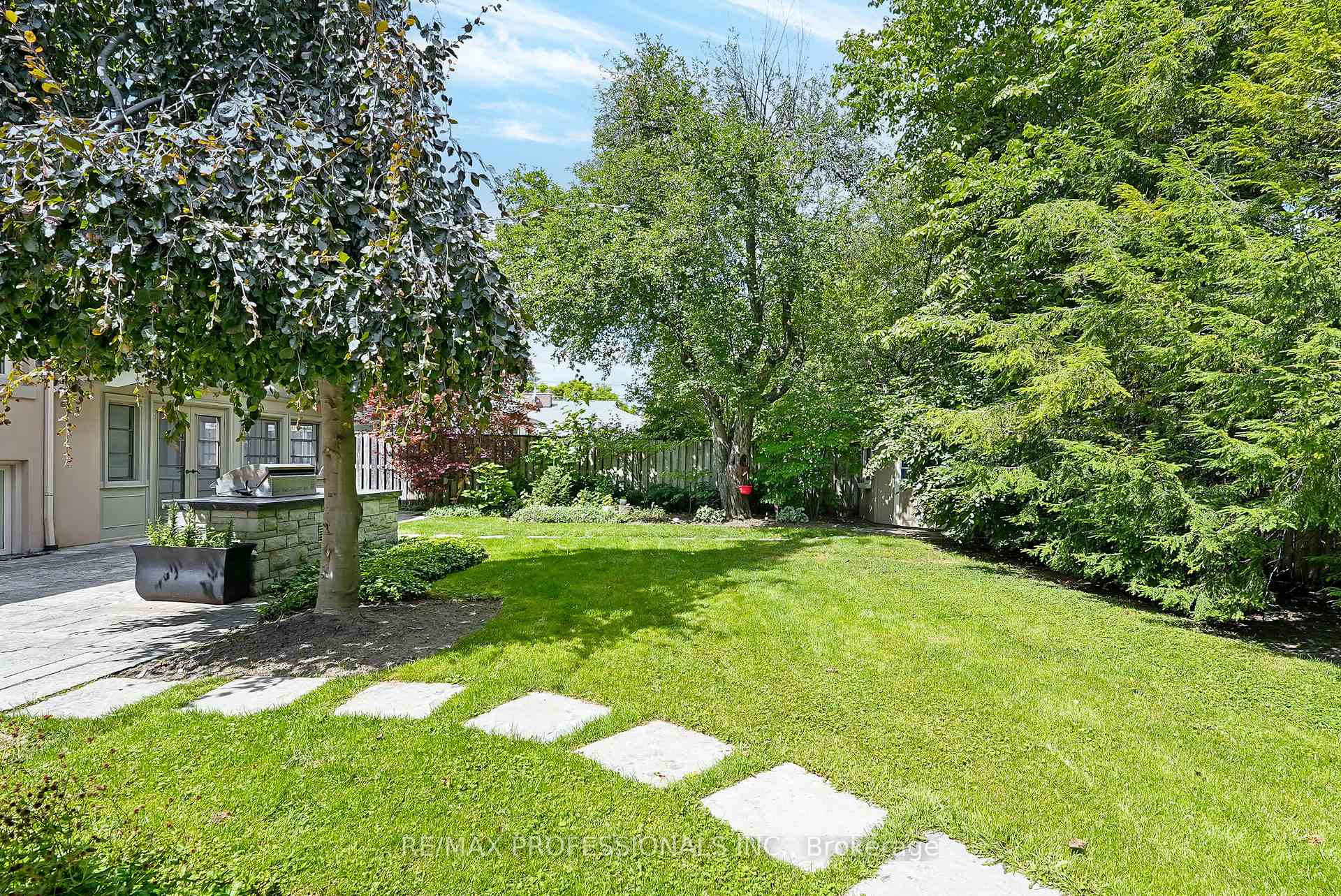 Photo 65 of 61 Abilene Drive, Etobicoke, Princess-Rosethorn — HOMEH