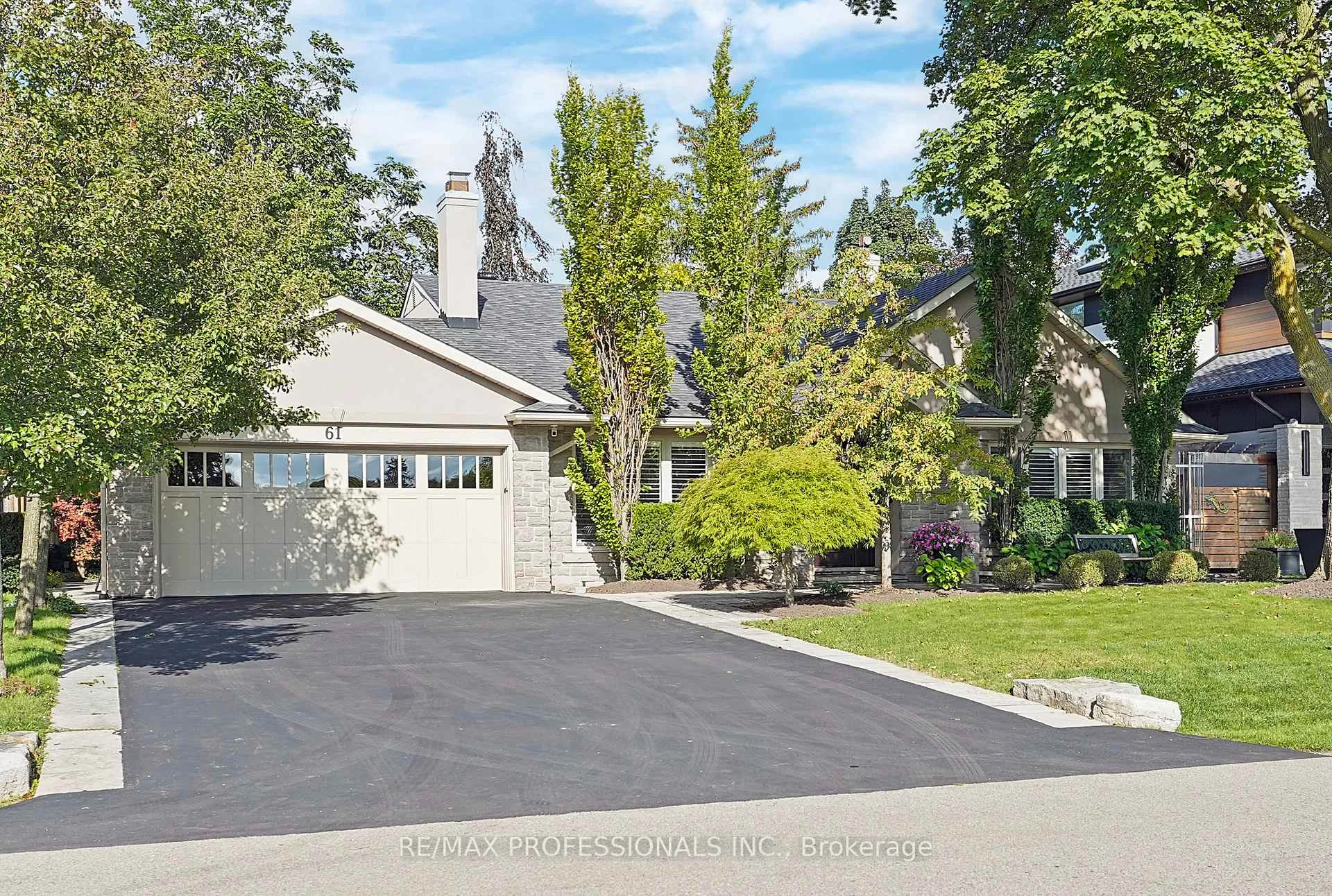 Photo 6 of 61 Abilene Drive, Etobicoke, Princess-Rosethorn — HOMEH