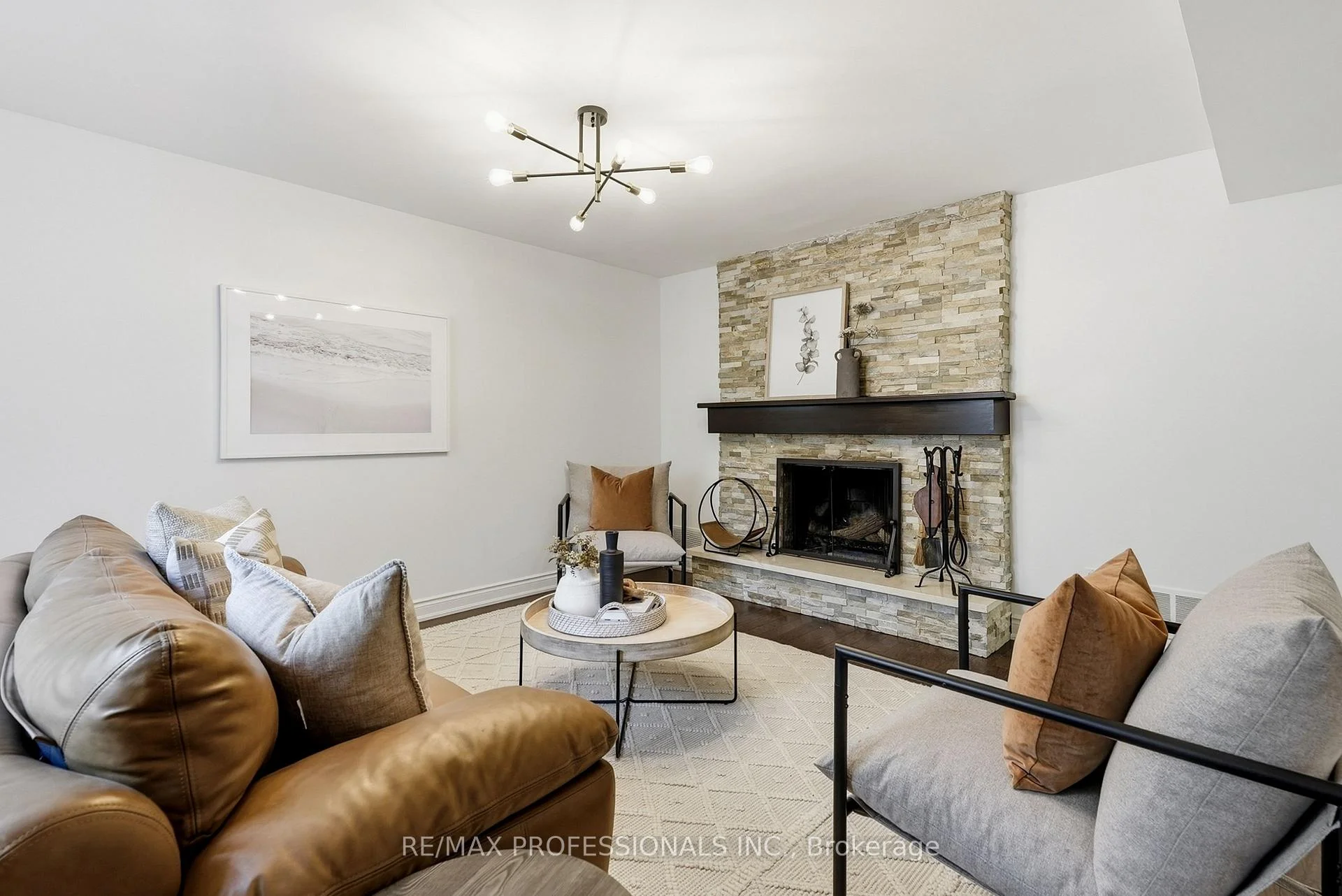 Photo 42 of 61 Abilene Drive, Etobicoke, Princess-Rosethorn — HOMEH