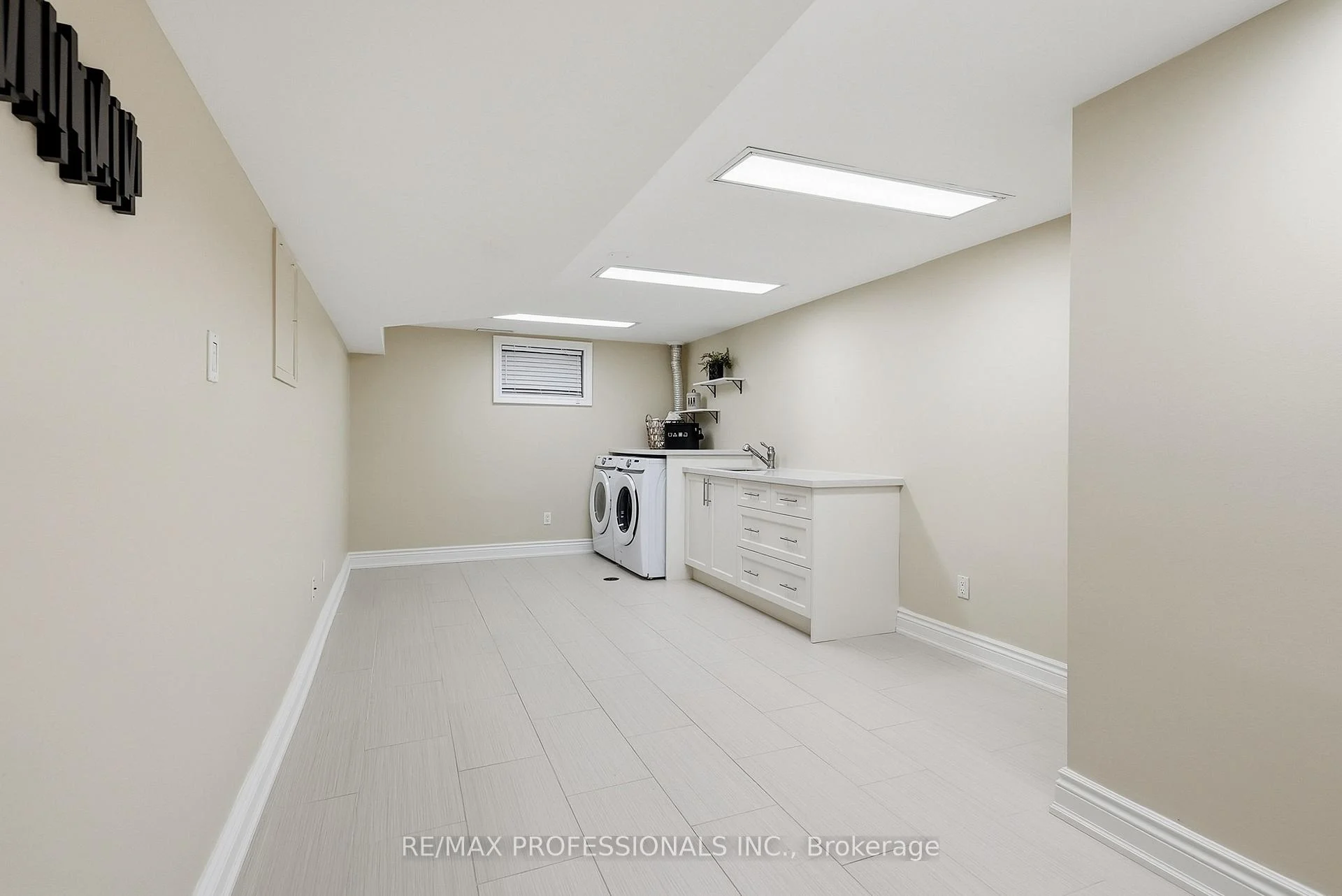 Photo 50 of 61 Abilene Drive, Etobicoke, Princess-Rosethorn — HOMEH