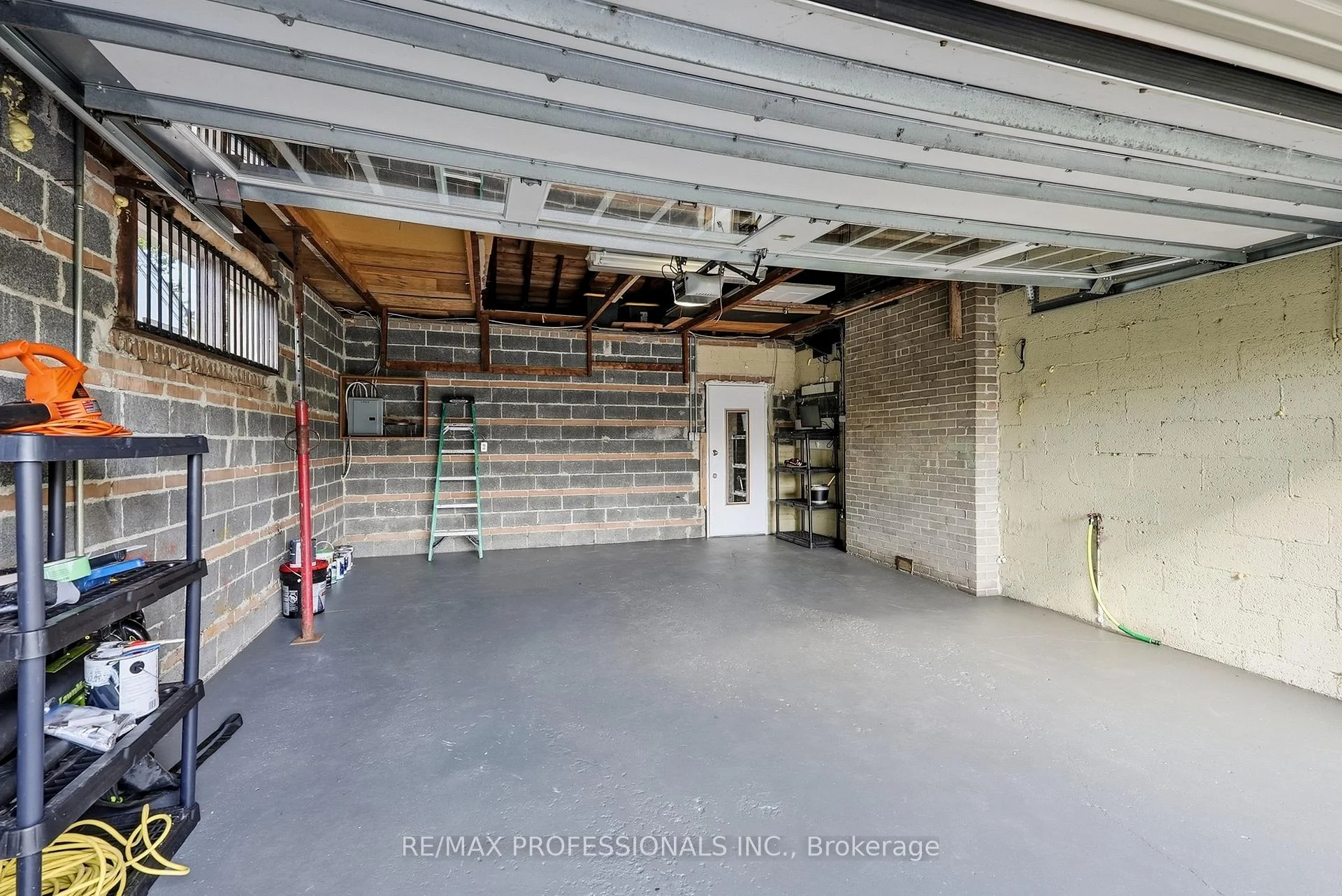 Photo 54 of 61 Abilene Drive, Etobicoke, Princess-Rosethorn — HOMEH