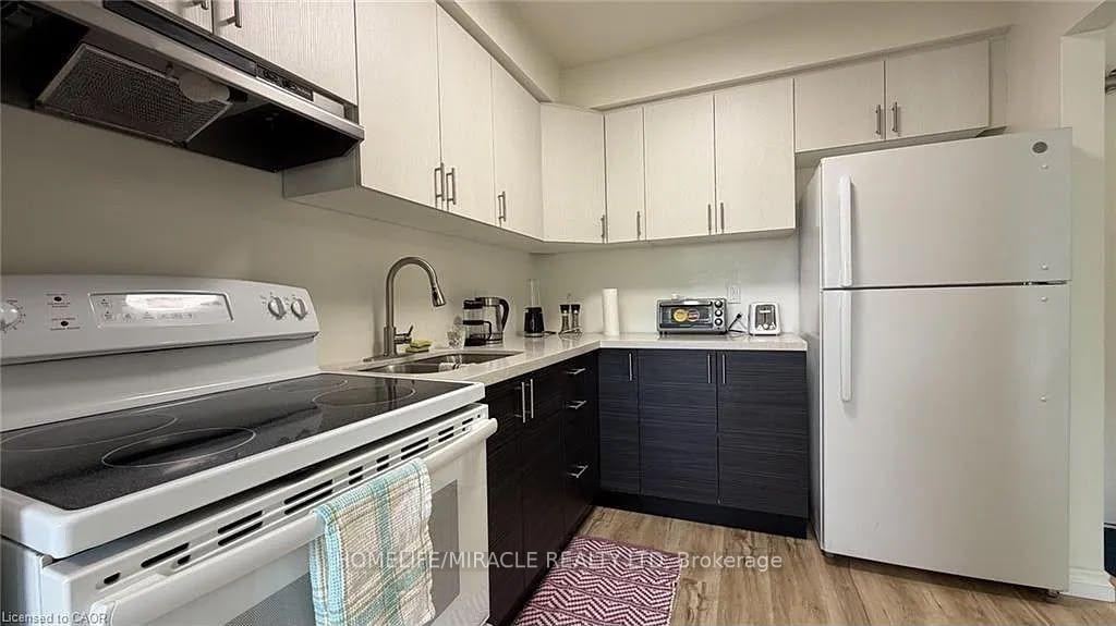 Photo 3 of Unit 202, 206 Indian Road, Kitchener, Grand River North — HOMEH