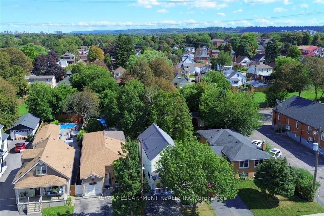 Photo 2 of 191 Bell Avenue, Hamilton, Bartonville — HOMEH
