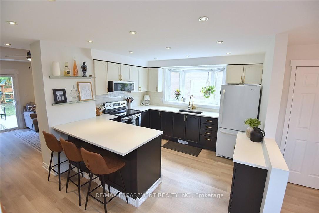Photo 14 of 191 Bell Avenue, Hamilton, Bartonville — HOMEH
