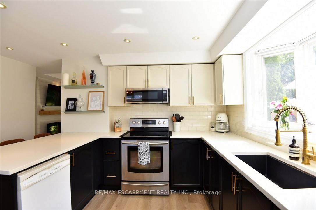 Photo 15 of 191 Bell Avenue, Hamilton, Bartonville — HOMEH