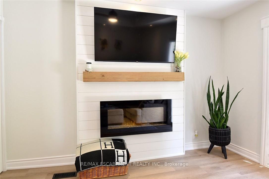 Photo 18 of 191 Bell Avenue, Hamilton, Bartonville — HOMEH