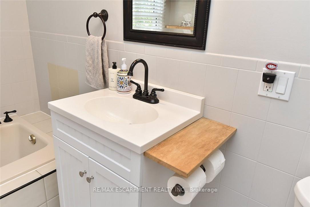 Photo 29 of 191 Bell Avenue, Hamilton, Bartonville — HOMEH