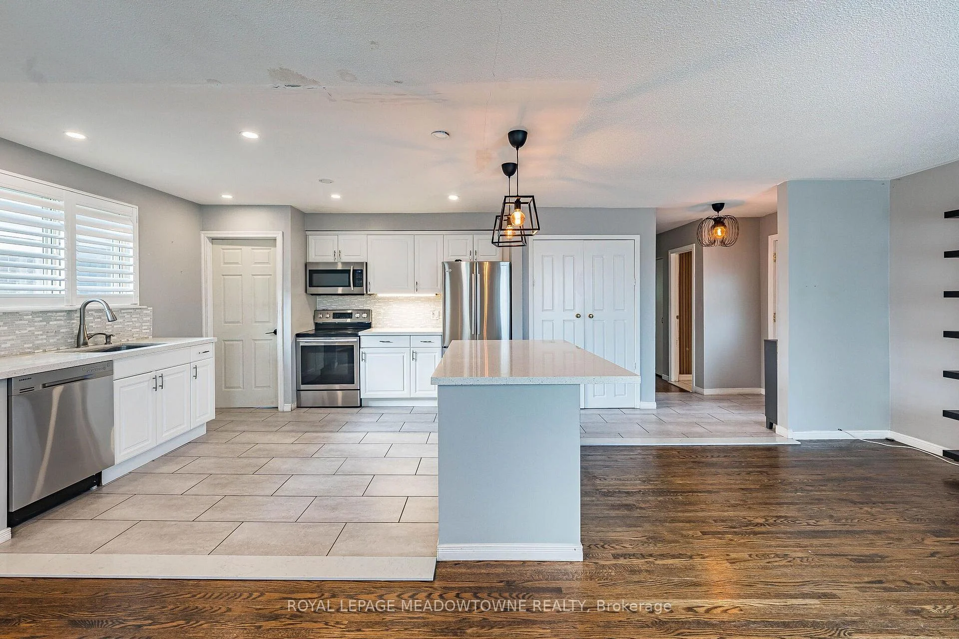 Photo 11 of 46 Reigate Avenue, Brampton, Madoc — HOMEH