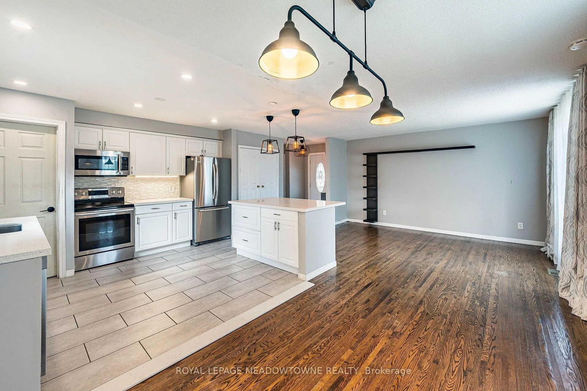 Photo 12 of 46 Reigate Avenue, Brampton, Madoc — HOMEH
