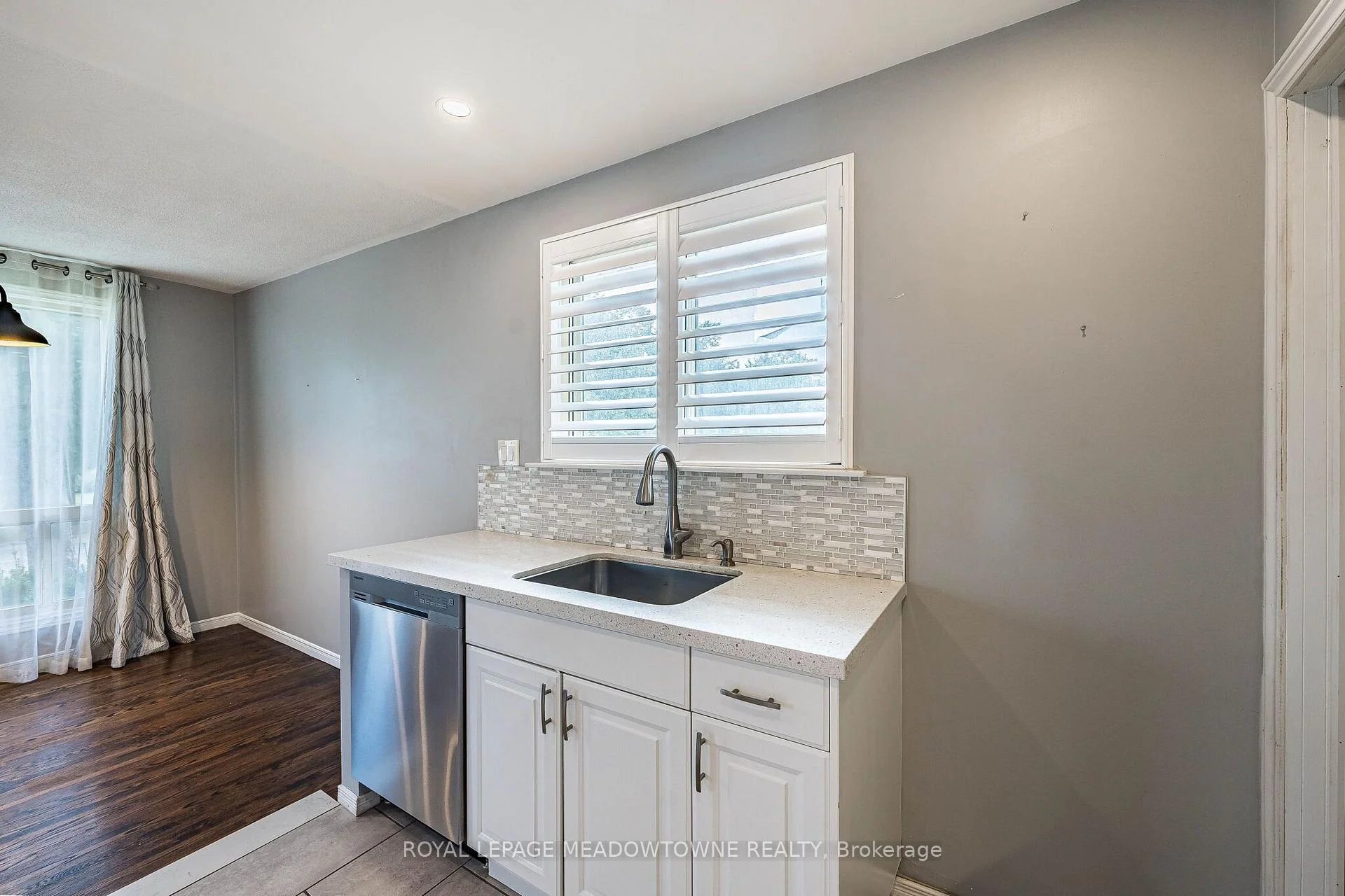 Photo 15 of 46 Reigate Avenue, Brampton, Madoc — HOMEH