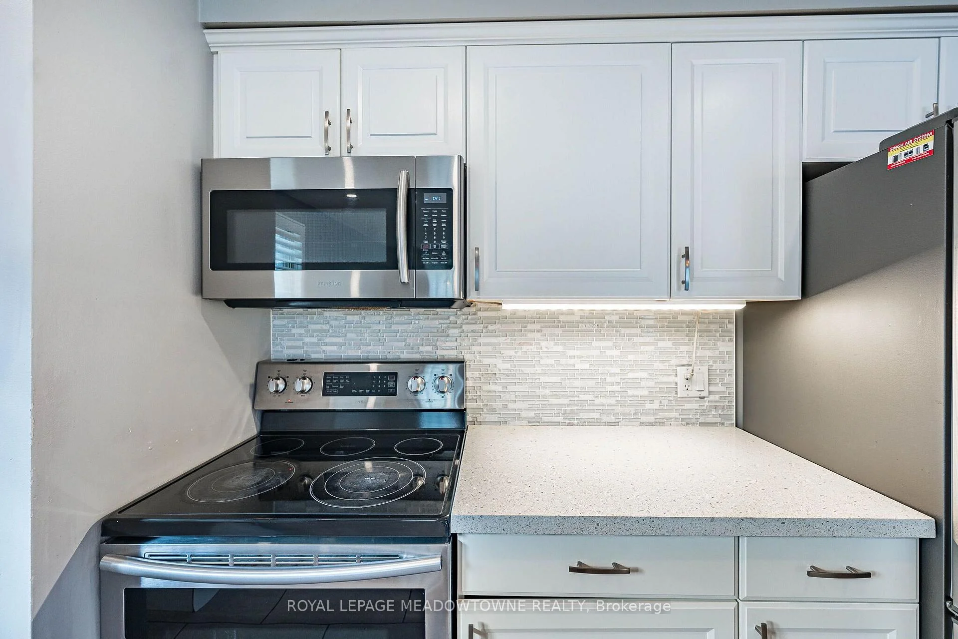 Photo 18 of 46 Reigate Avenue, Brampton, Madoc — HOMEH