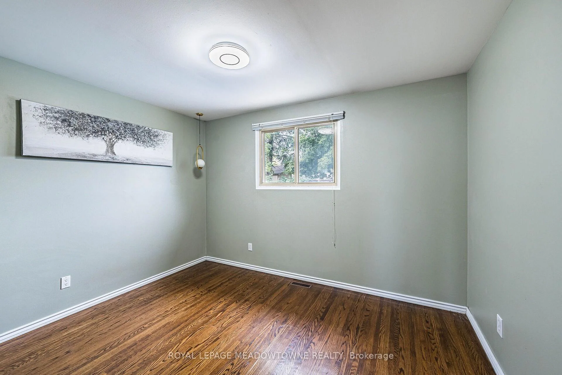 Photo 24 of 46 Reigate Avenue, Brampton, Madoc — HOMEH