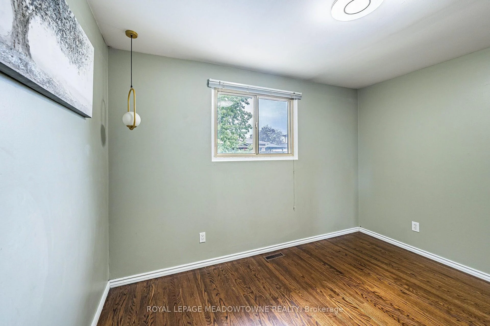 Photo 25 of 46 Reigate Avenue, Brampton, Madoc — HOMEH
