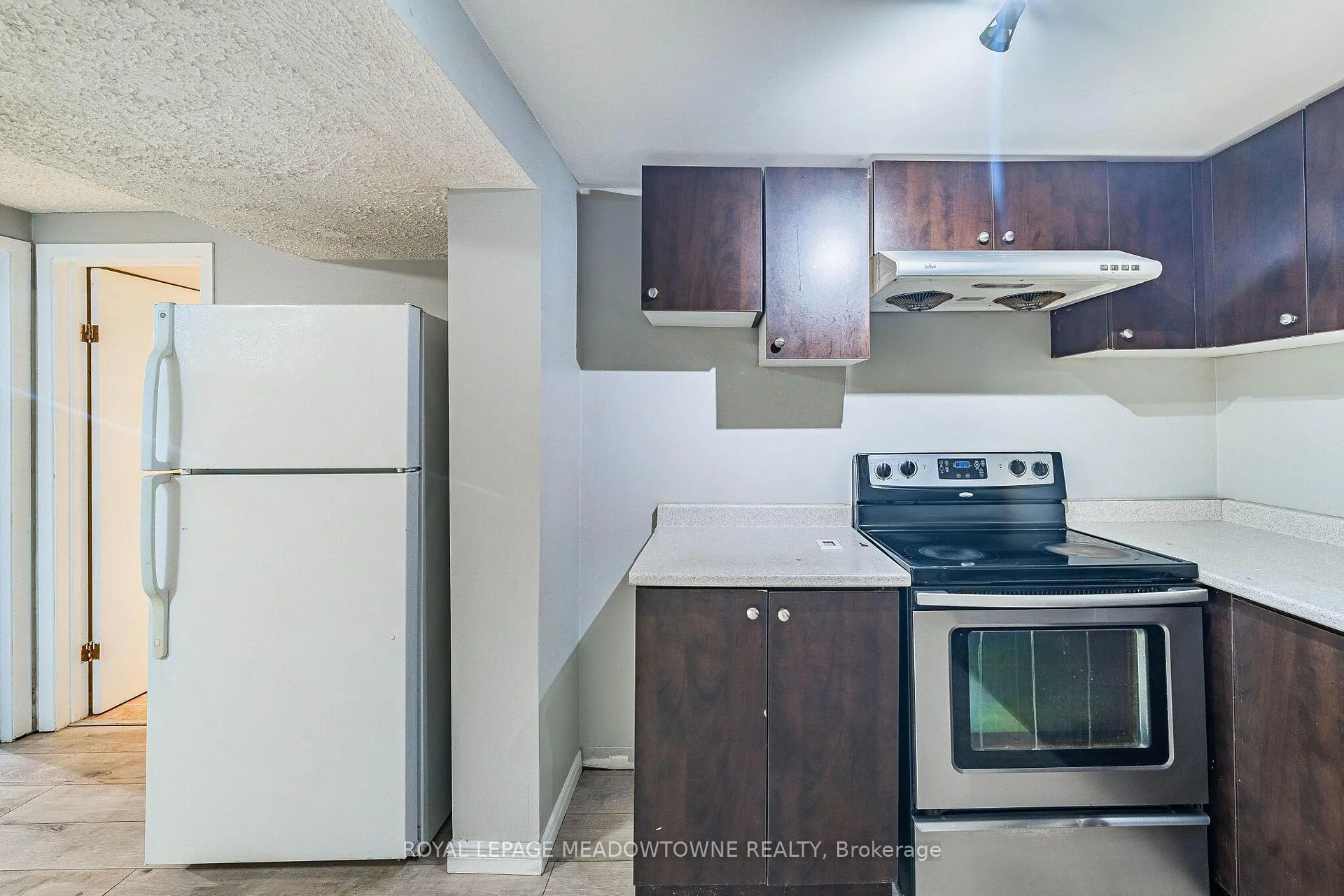 Photo 38 of 46 Reigate Avenue, Brampton, Madoc — HOMEH