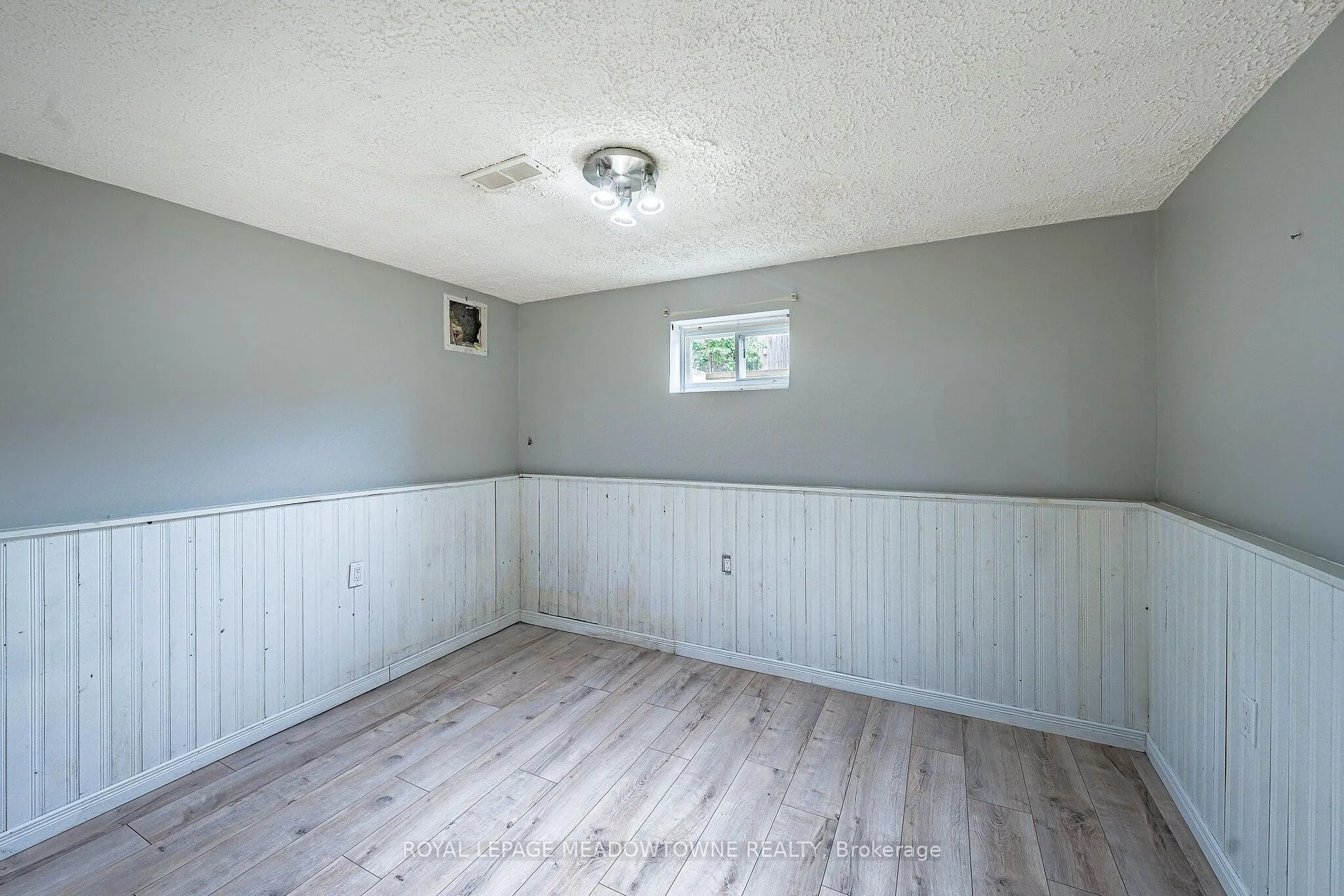Photo 41 of 46 Reigate Avenue, Brampton, Madoc — HOMEH