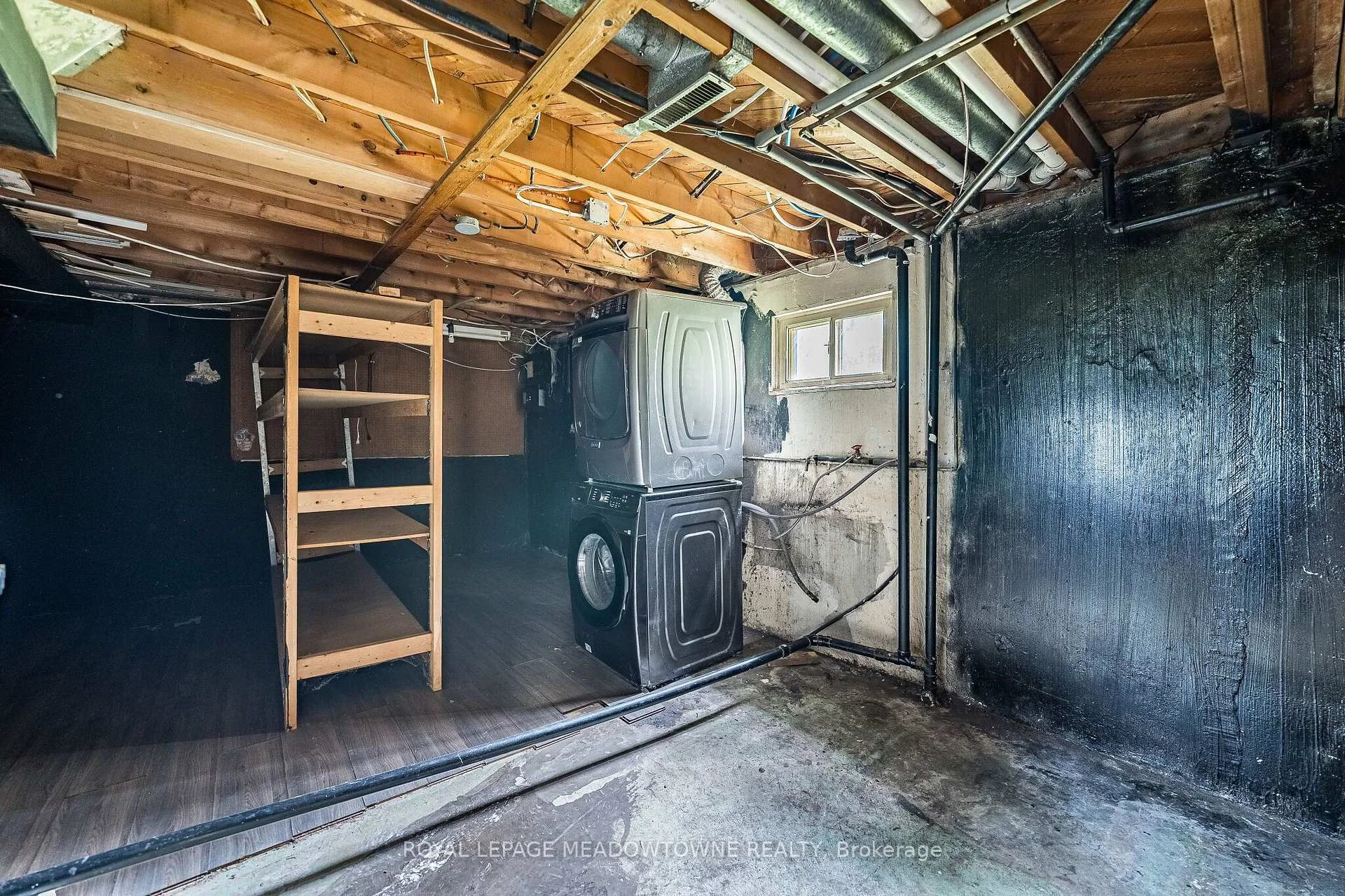 Photo 45 of 46 Reigate Avenue, Brampton, Madoc — HOMEH