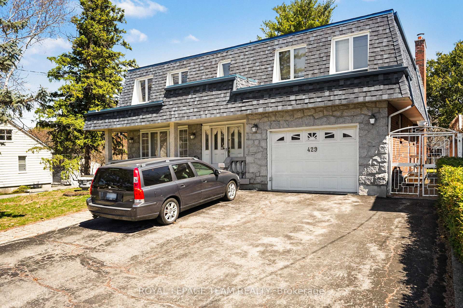Photo 4 of 429 Ancaster Avenue, Ottawa, Woodroffe — HOMEH
