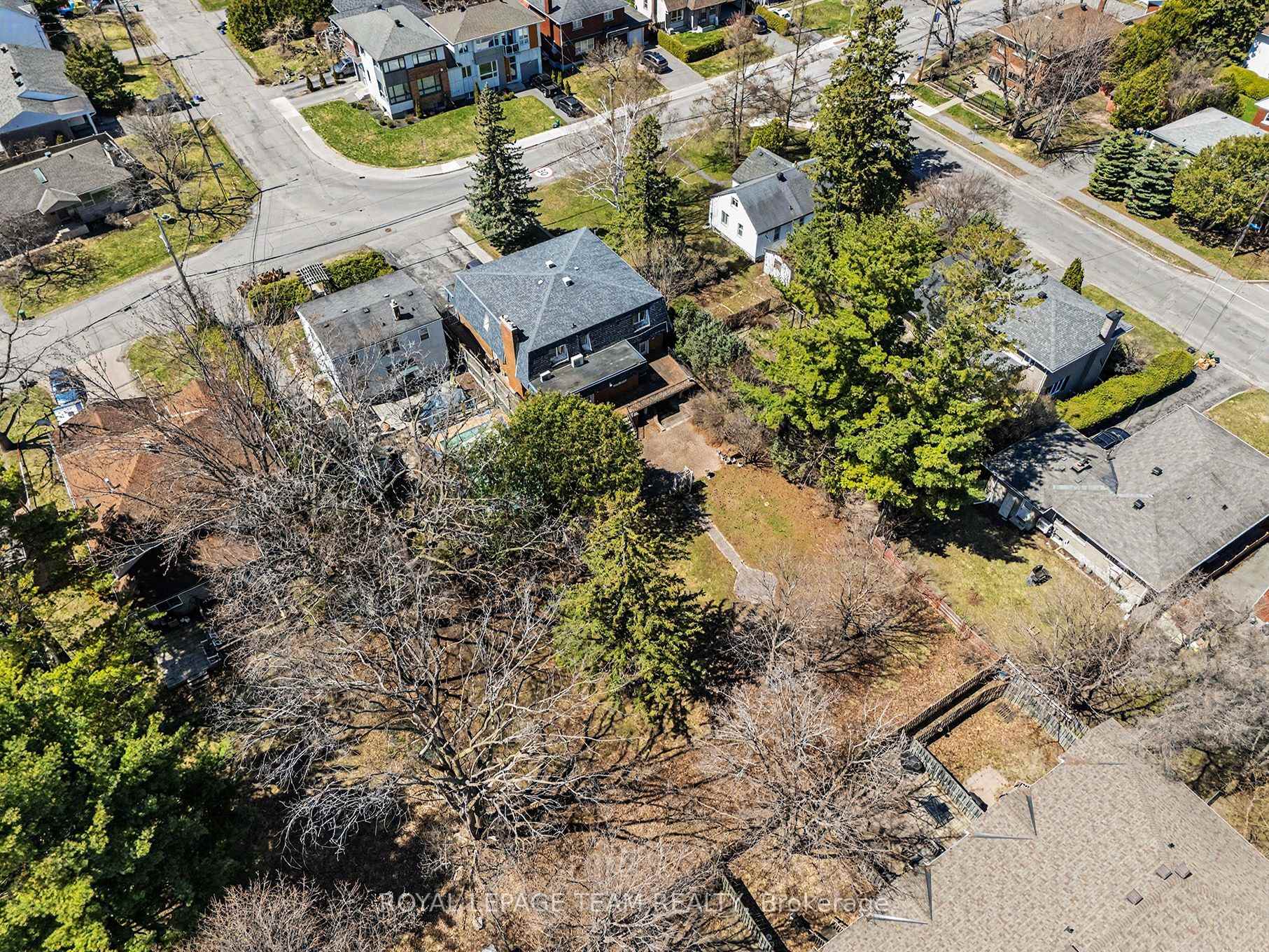Photo 13 of 429 Ancaster Avenue, Ottawa, Woodroffe — HOMEH