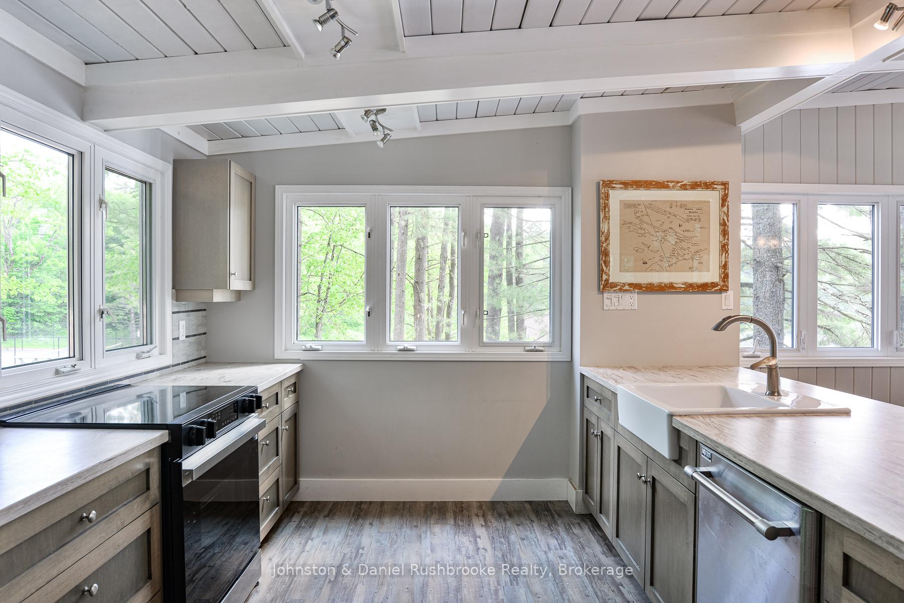 Photo 9 of 1875 N Muldrew Lake Road, Gravenhurst, Wood (Gravenhurst) — HOMEH
