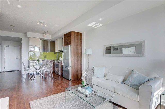 Photo 6 of Unit 2010, 121 McMahon Drive, North York, Bayview Village — HOMEH