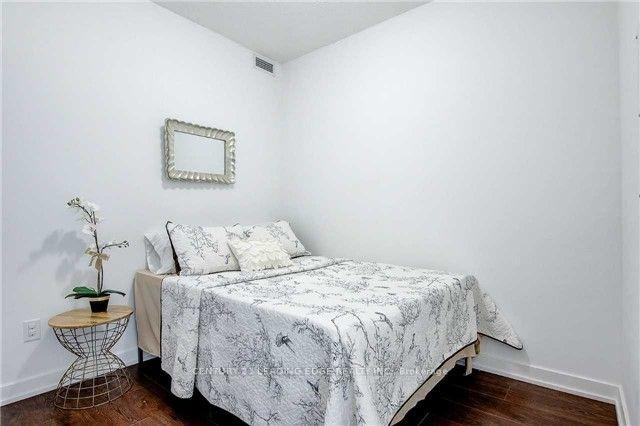 Photo 9 of Unit 2010, 121 McMahon Drive, North York, Bayview Village — HOMEH