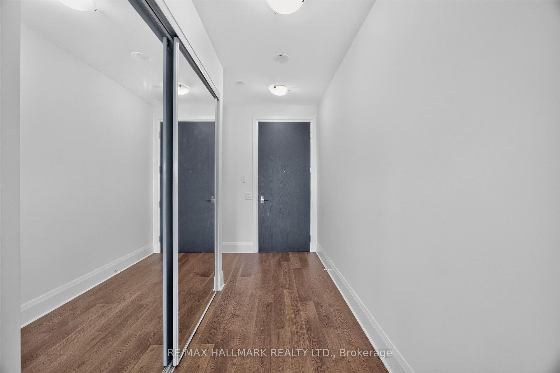 Photo 2 of Unit 803, 151 Avenue Road, Toronto, The Annex — HOMEH