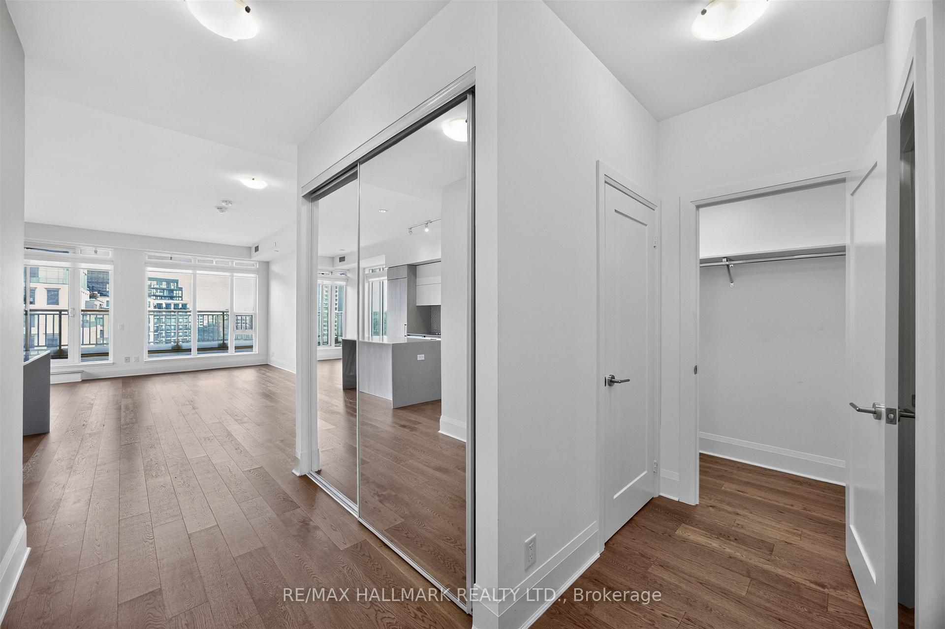 Photo 3 of Unit 803, 151 Avenue Road, Toronto, The Annex — HOMEH