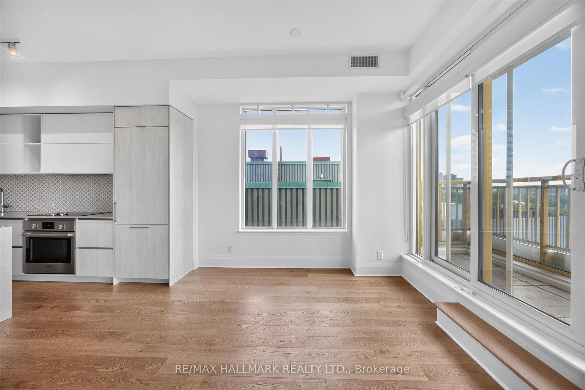 Photo 6 of Unit 803, 151 Avenue Road, Toronto, The Annex — HOMEH