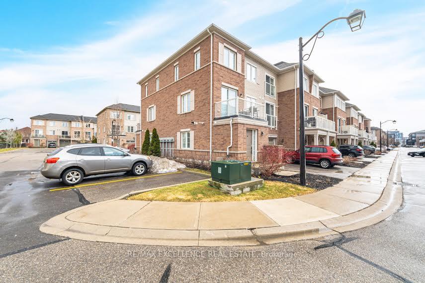 Front of 165 Hampshire Way