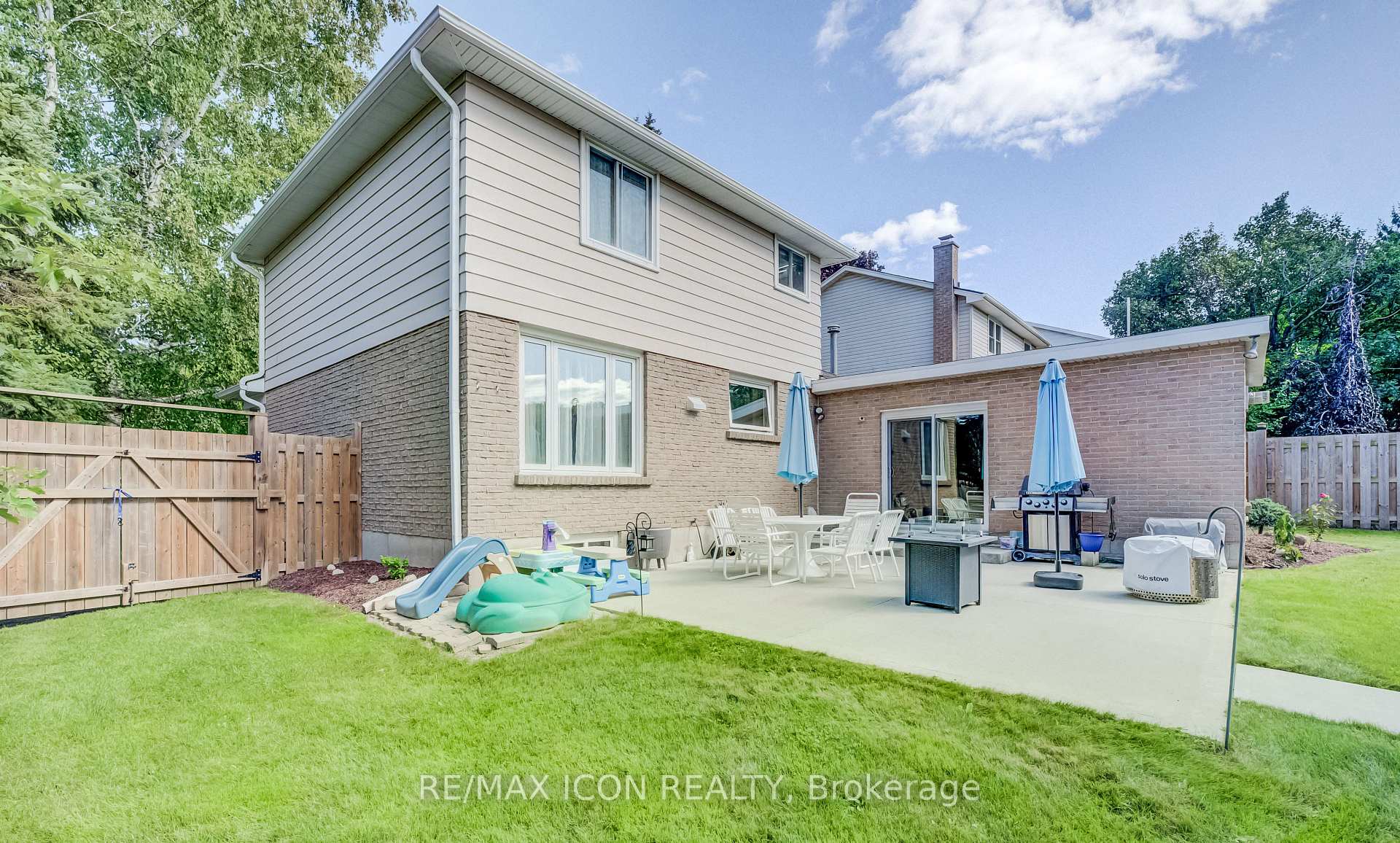 Photo 44 of 7 Vintage Crescent, Kitchener, Pioneer Park — HOMEH