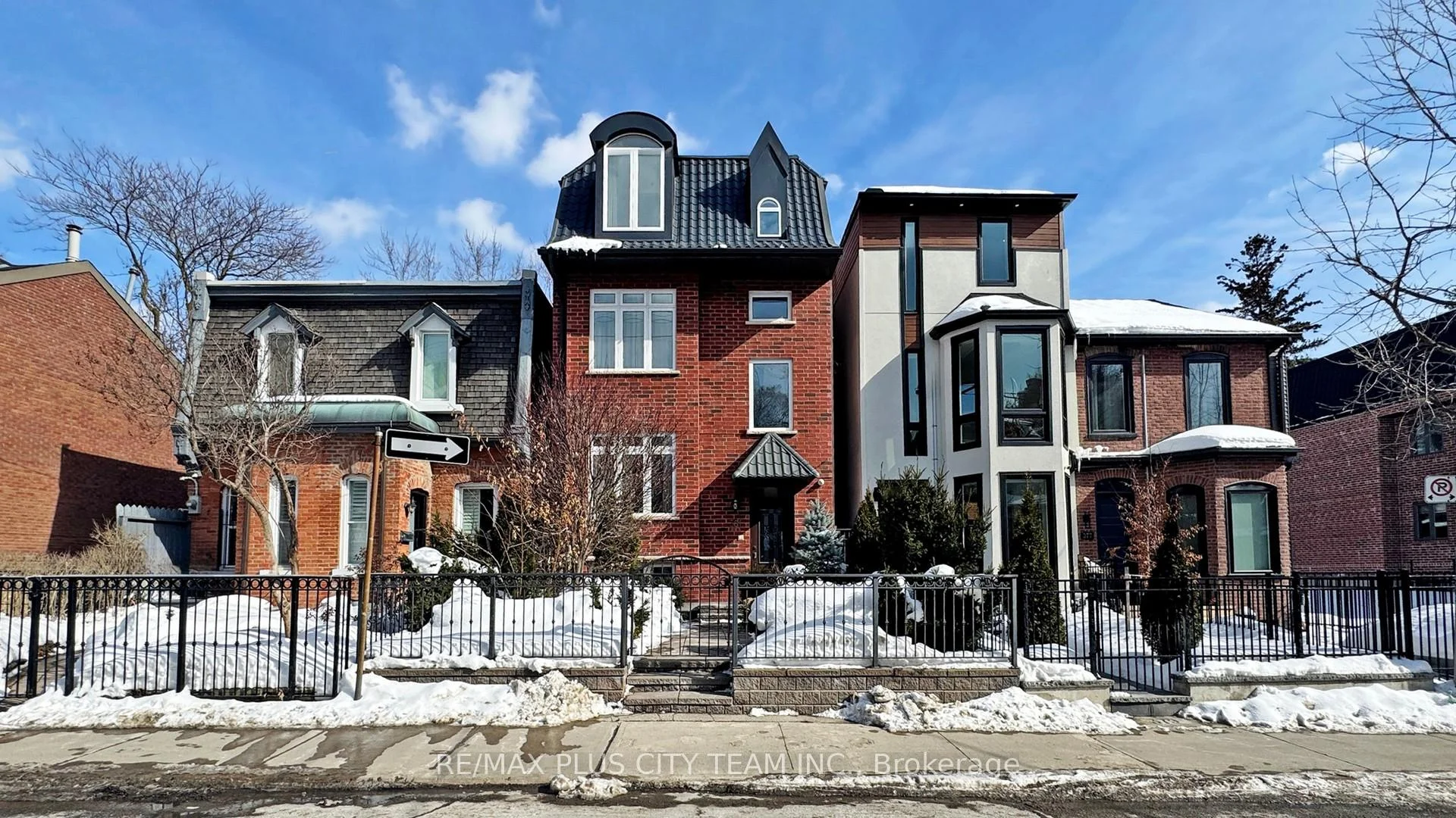 Photo 3 of Unit 2, 381 Ontario Street, Toronto, Moss Park — HOMEH