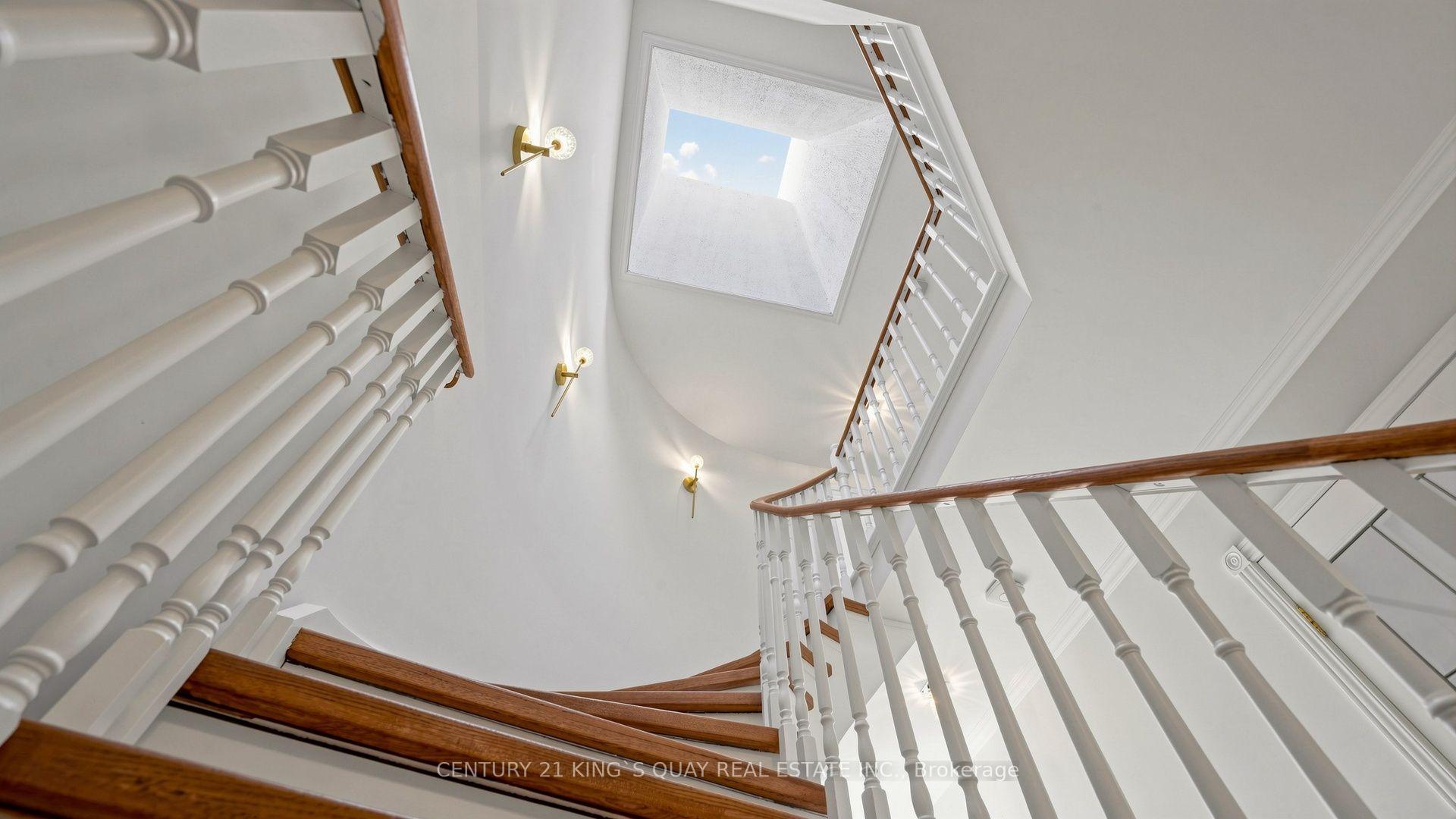 Photo 10 of 4 Carnforth Drive, Markham, Unionville — HOMEH