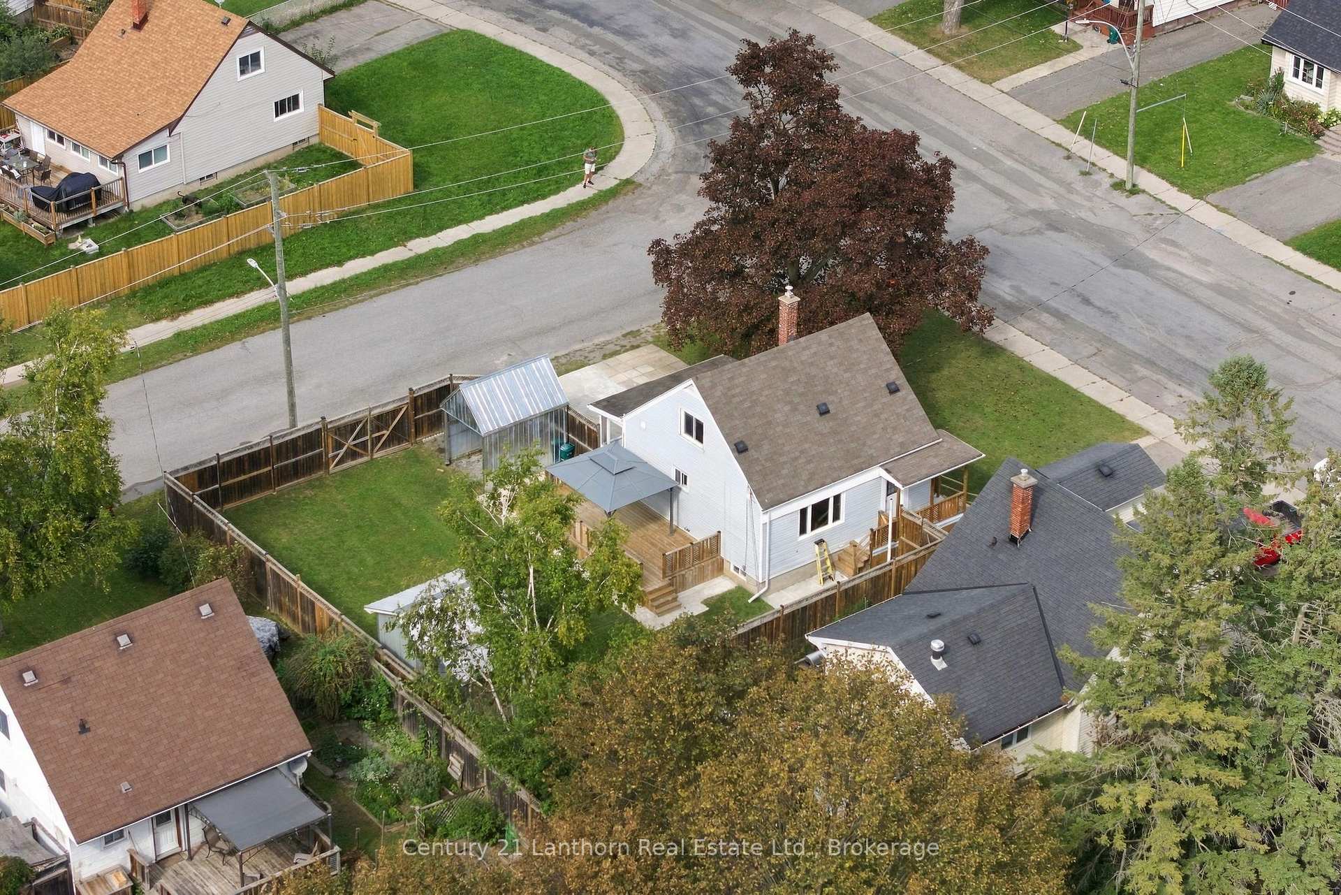 Photo 3 of 106 Humewood Drive, Belleville, Belleville Ward — HOMEH