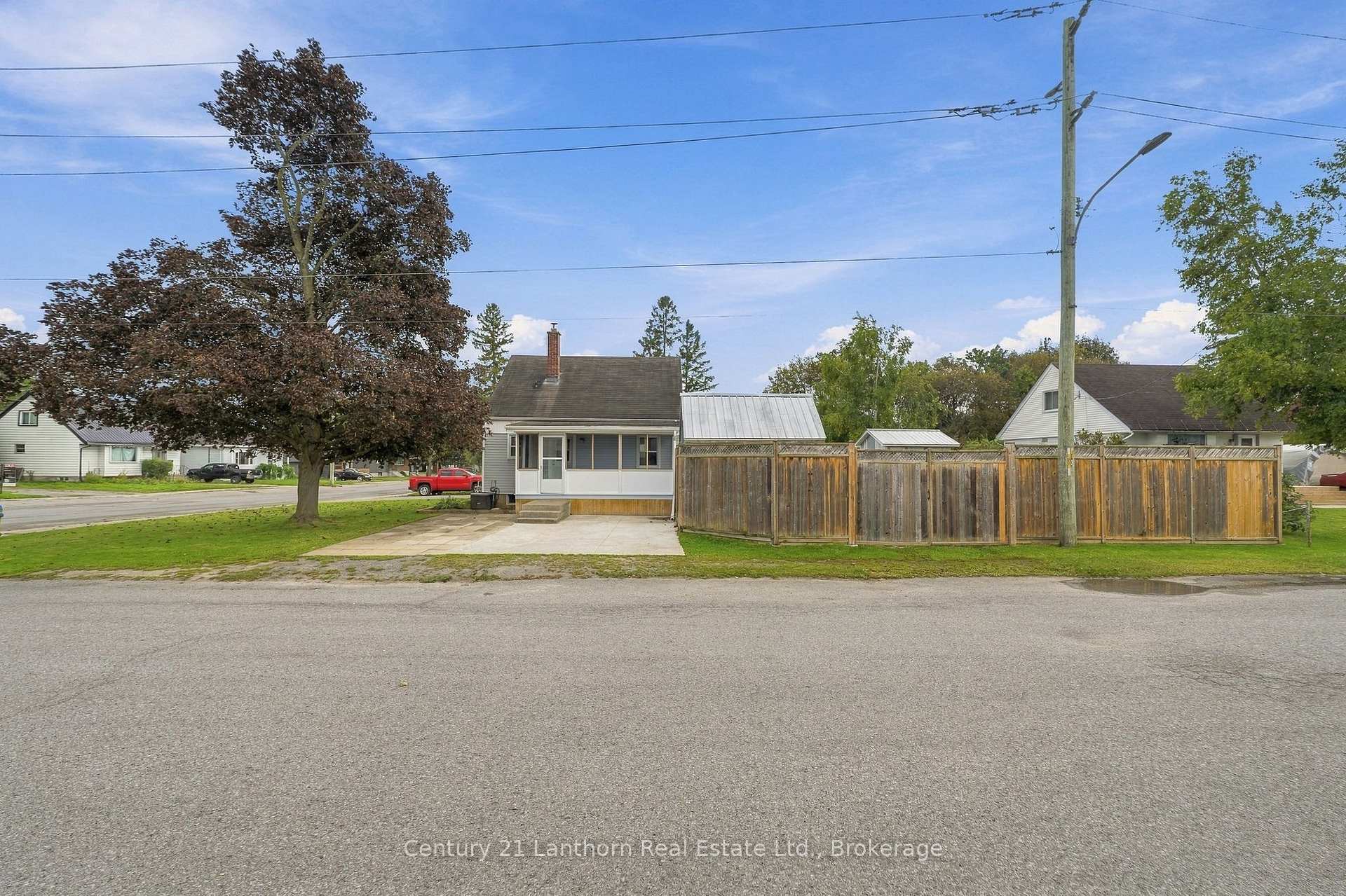 Photo 53 of 106 Humewood Drive, Belleville, Belleville Ward — HOMEH