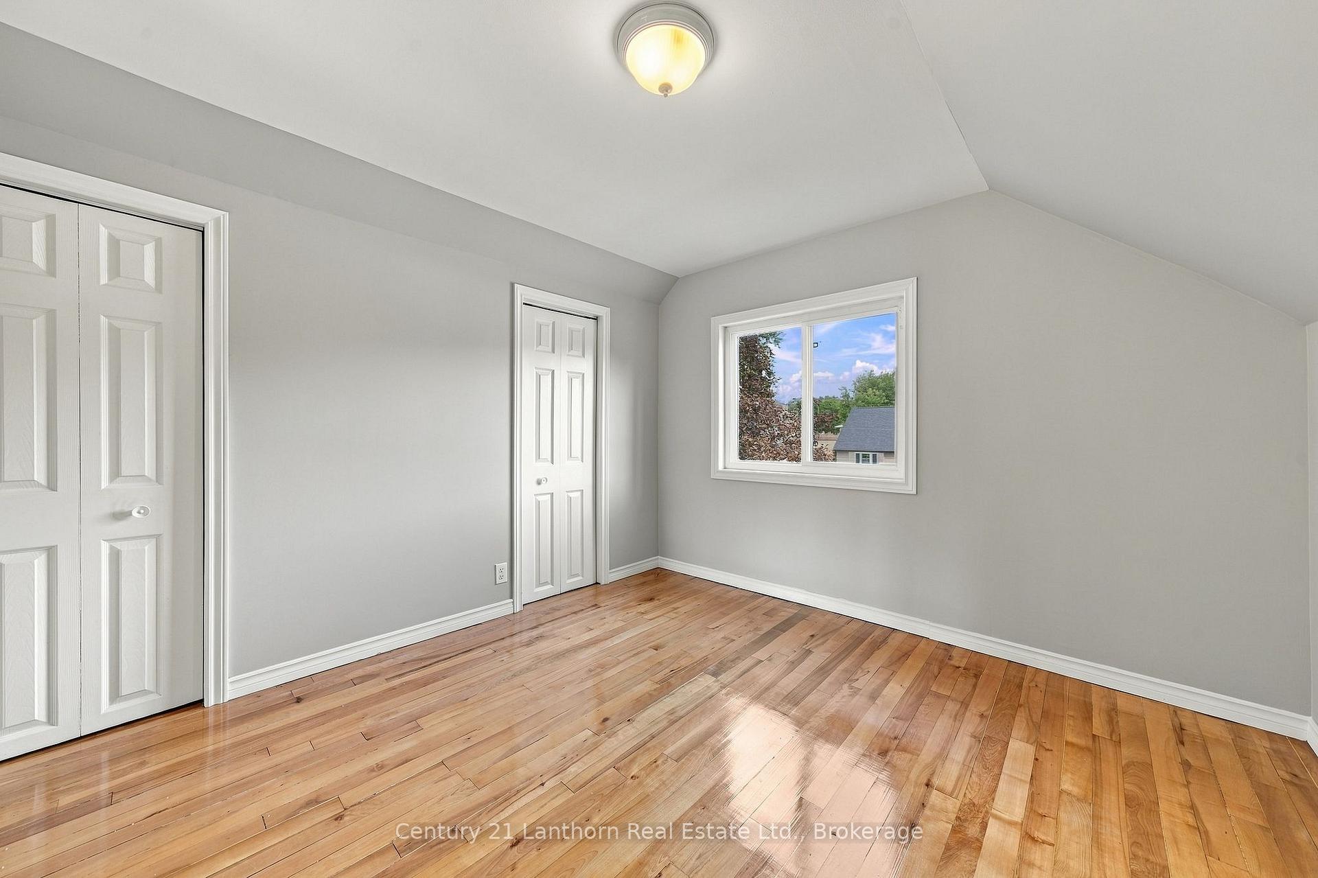 Photo 25 of 106 Humewood Drive, Belleville, Belleville Ward — HOMEH