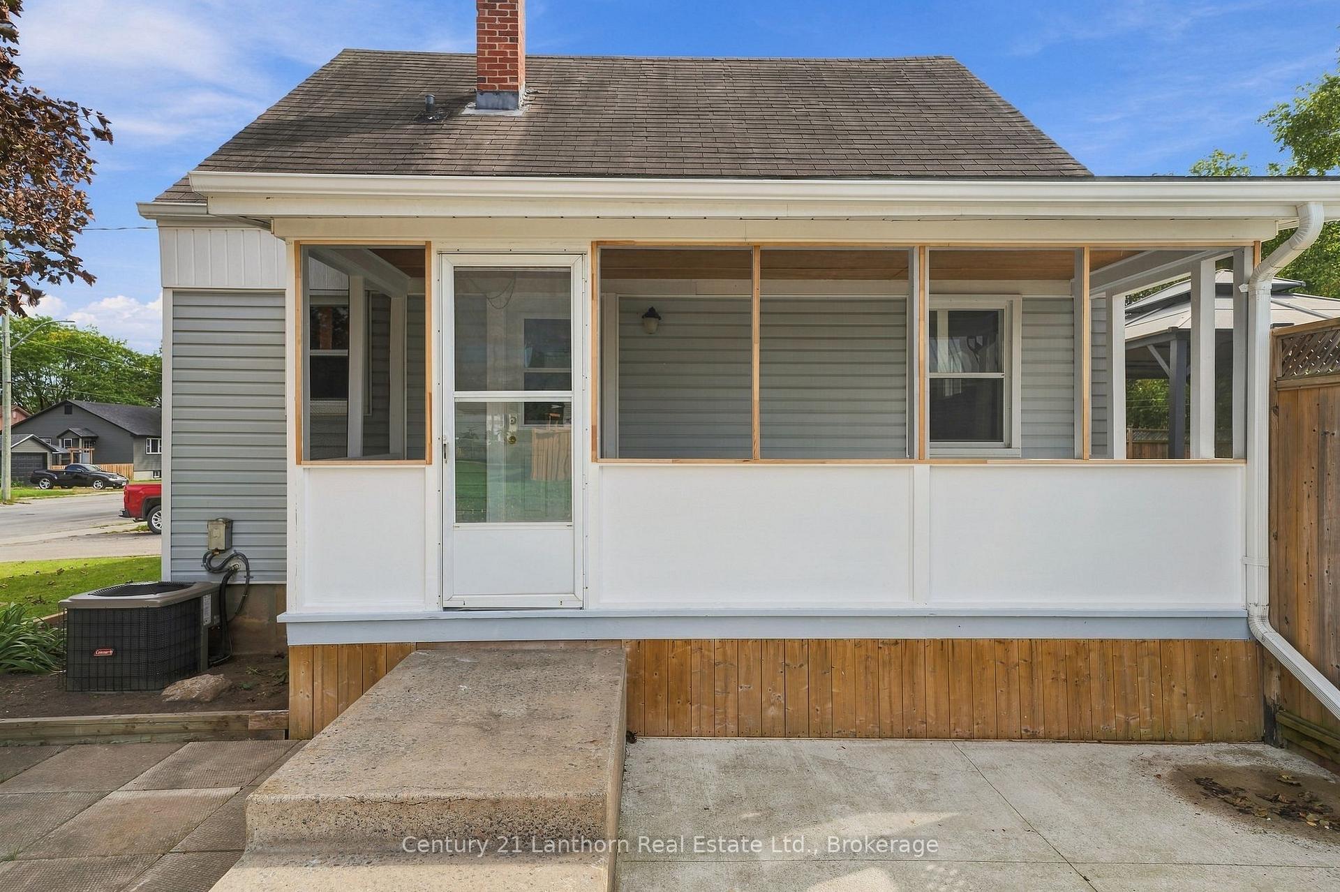 Photo 37 of 106 Humewood Drive, Belleville, Belleville Ward — HOMEH