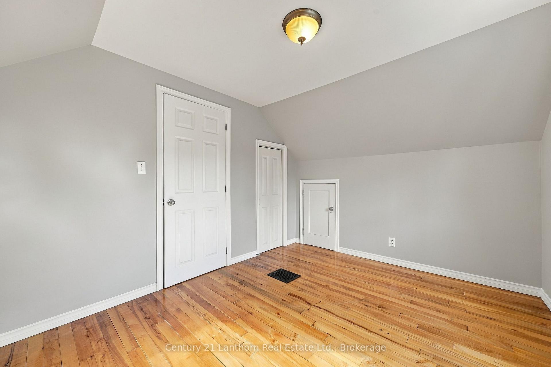 Photo 60 of 106 Humewood Drive, Belleville, Belleville Ward — HOMEH