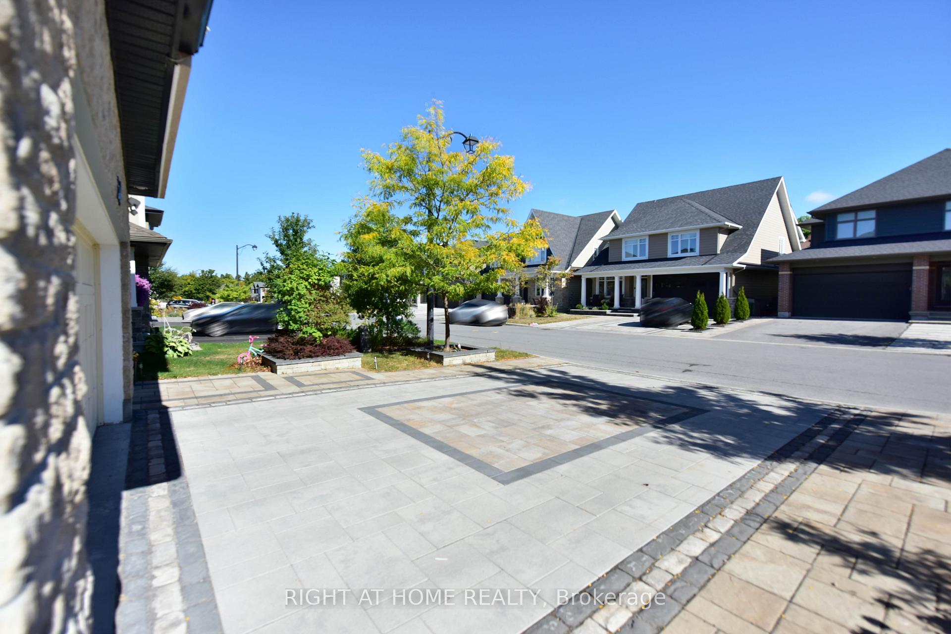 Photo 2 of 504 Breccia Heights, Ottawa, Kanata - Kanata Lakes/Heritage Hills — HOMEH