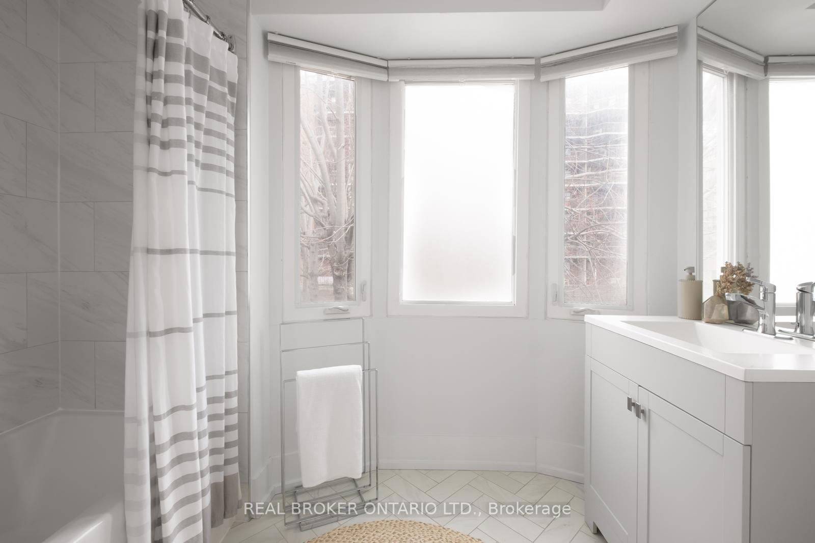 Photo 35 of 276 Gowan Avenue, Toronto, Danforth Village-East York — HOMEH