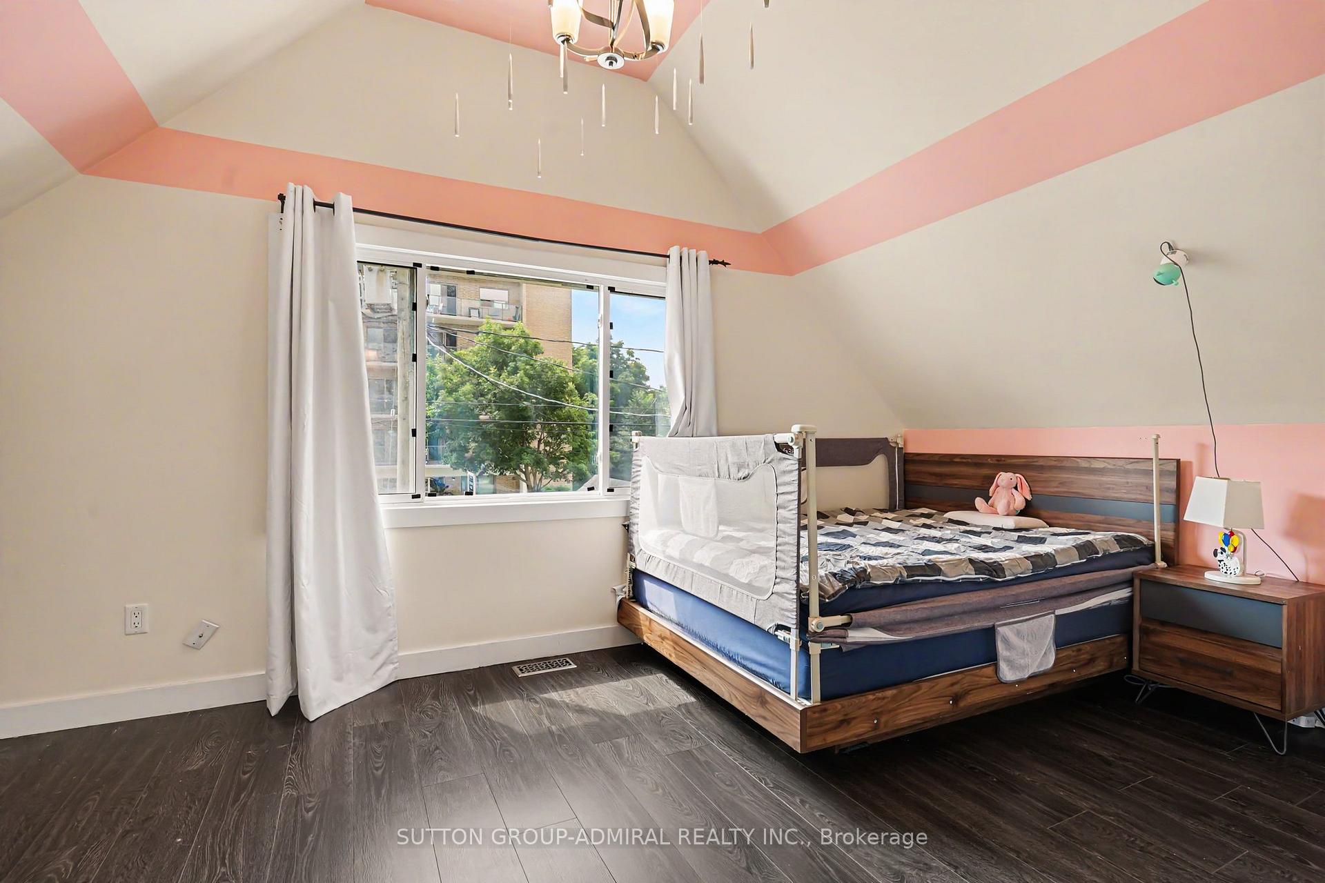 Photo 14 of 406 Stirling Avenue S, Kitchener, Southdale — HOMEH
