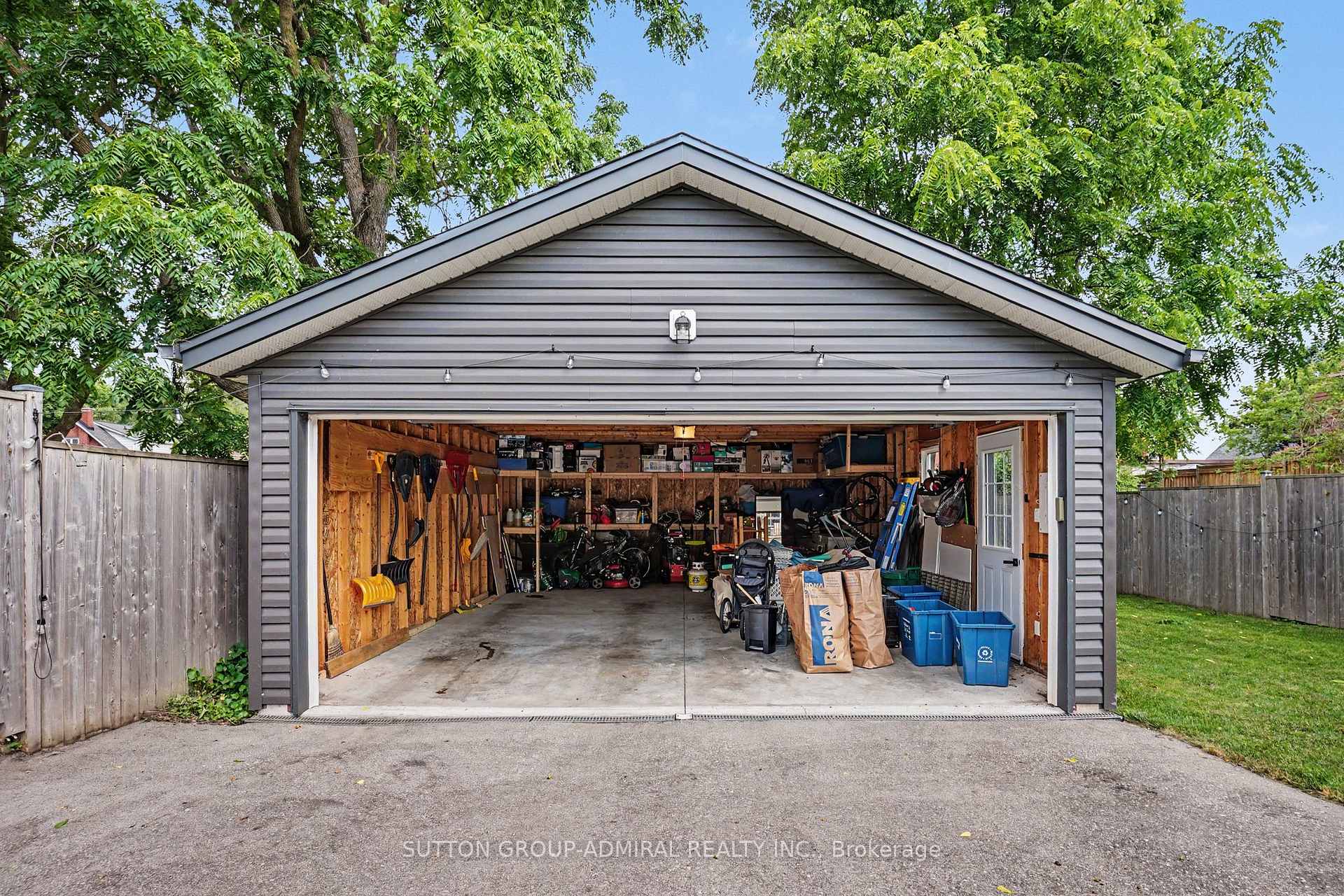 Photo 22 of 406 Stirling Avenue S, Kitchener, Southdale — HOMEH
