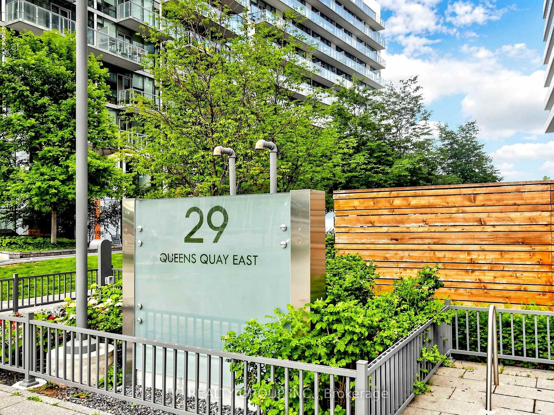 Photo 4 of Unit 602, 29 Queens Quay E, Toronto, Waterfront Communities — HOMEH