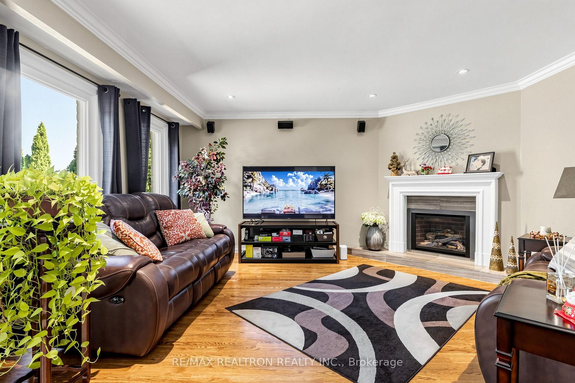 Photo 12 of 84 Ferndell Circle, Markham, Unionville — HOMEH