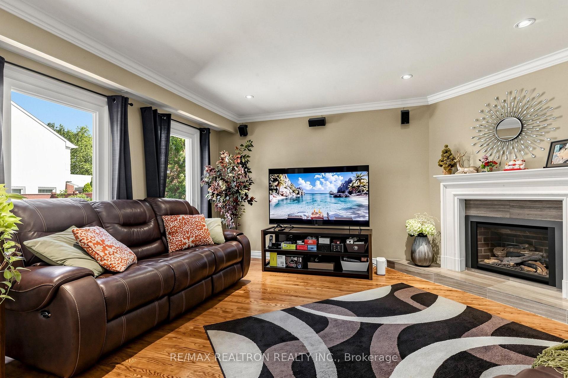Photo 13 of 84 Ferndell Circle, Markham, Unionville — HOMEH