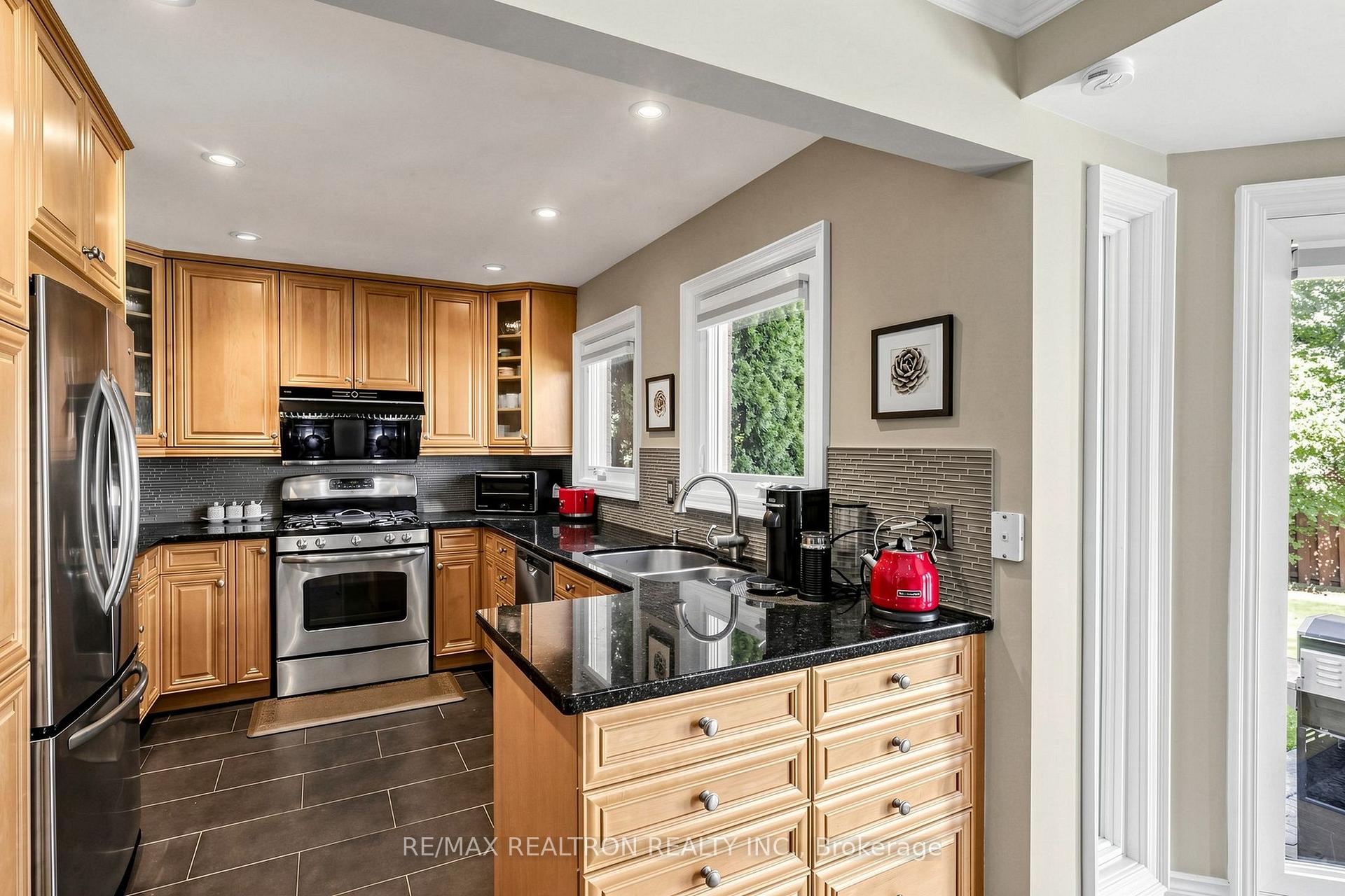 Photo 17 of 84 Ferndell Circle, Markham, Unionville — HOMEH
