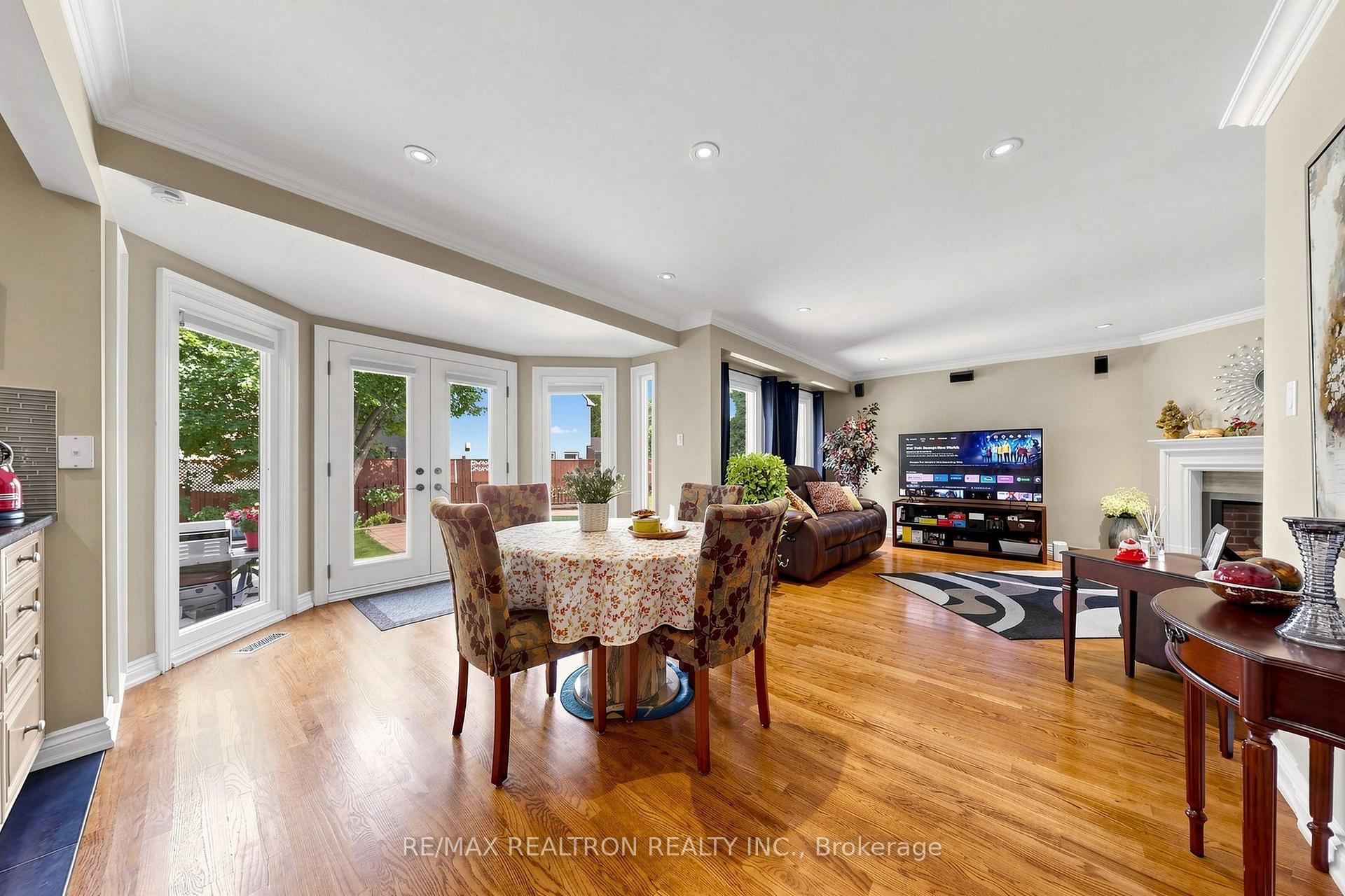 Photo 18 of 84 Ferndell Circle, Markham, Unionville — HOMEH
