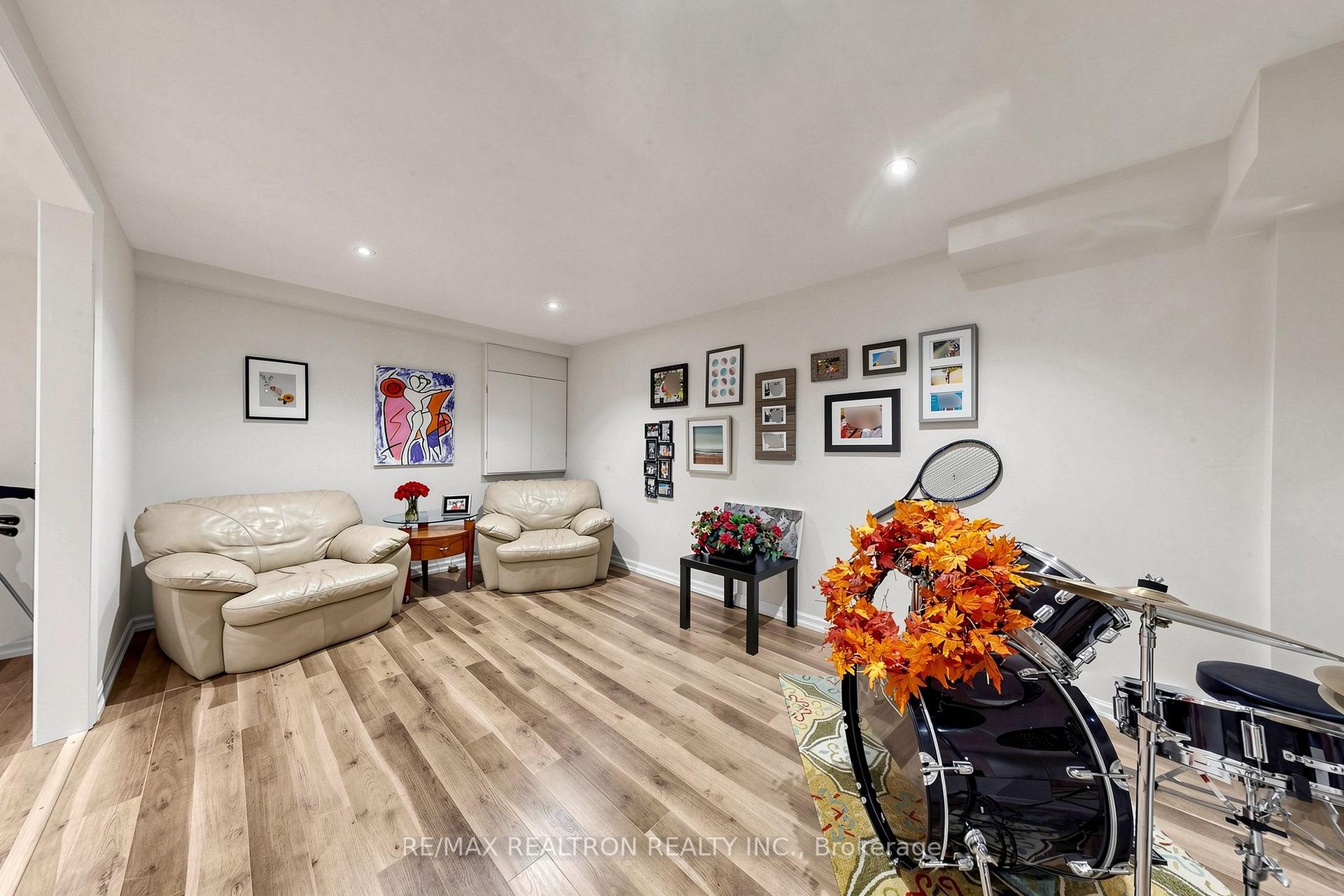 Photo 42 of 84 Ferndell Circle, Markham, Unionville — HOMEH