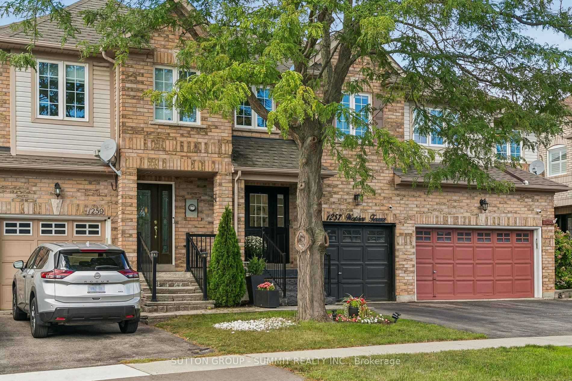 Photo 2 of 1257 Westview Terrace, Oakville, West Oak Trails — HOMEH